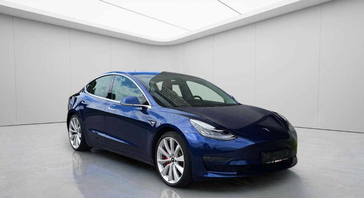 Tesla Model 3 Performance med Aircondition