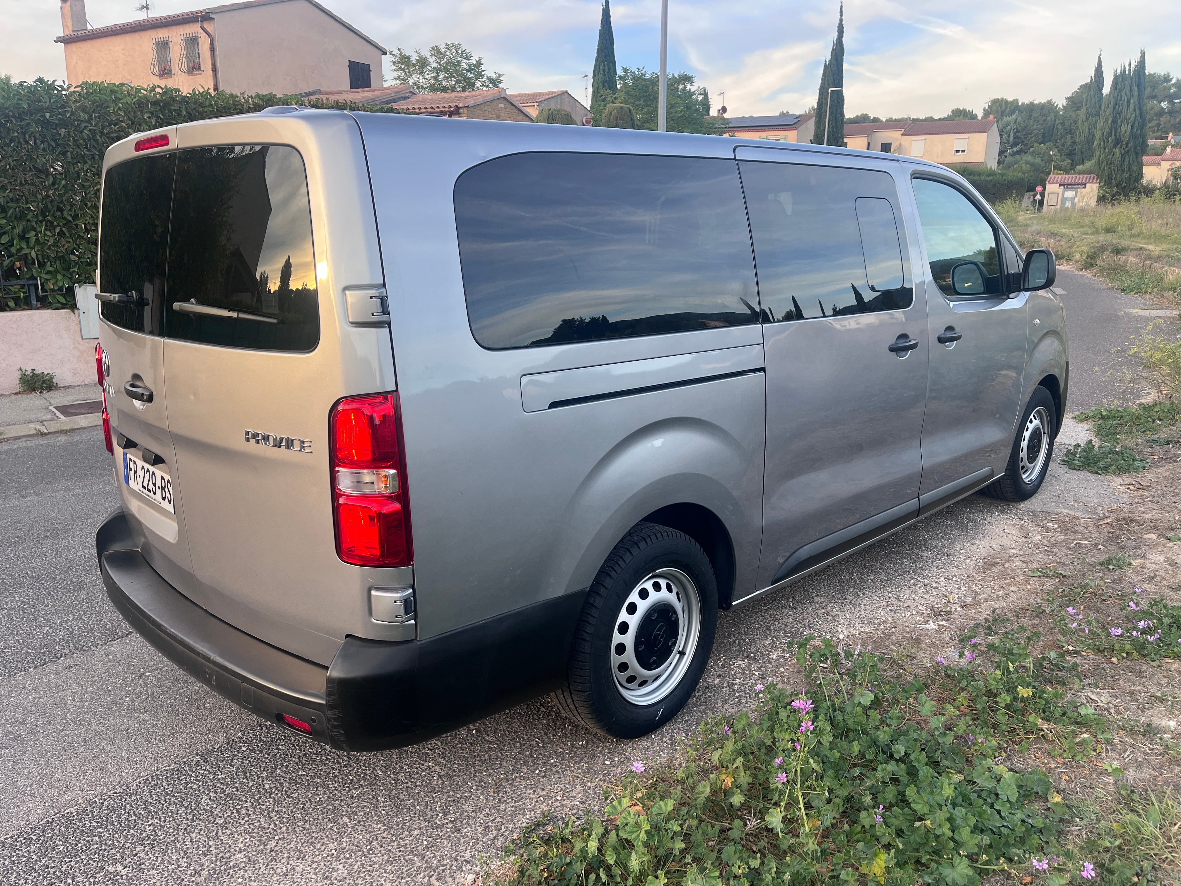 Toyota Proace Verso avec Régulateur de vitesse