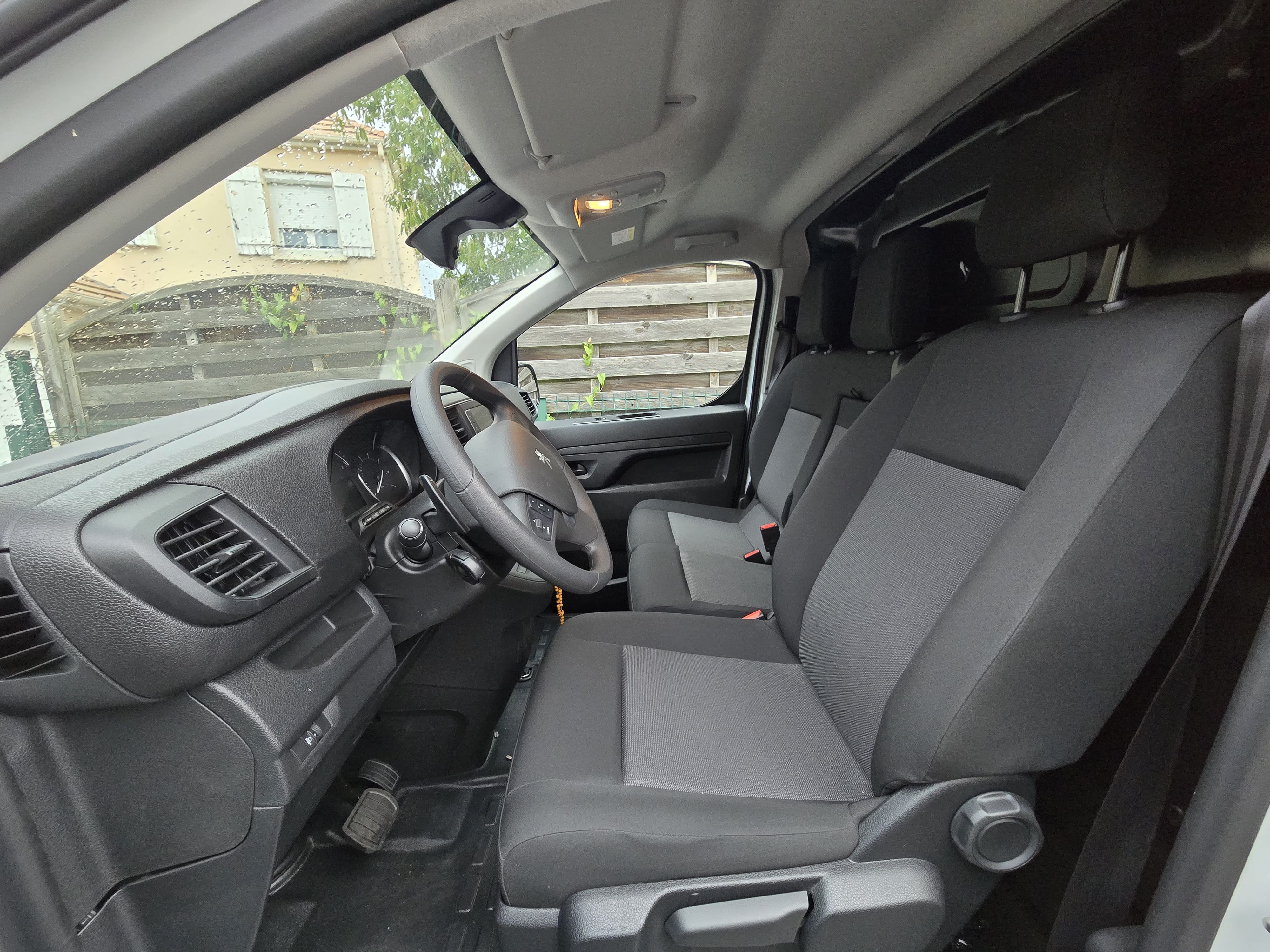 Peugeot Expert avec Apple CarPlay