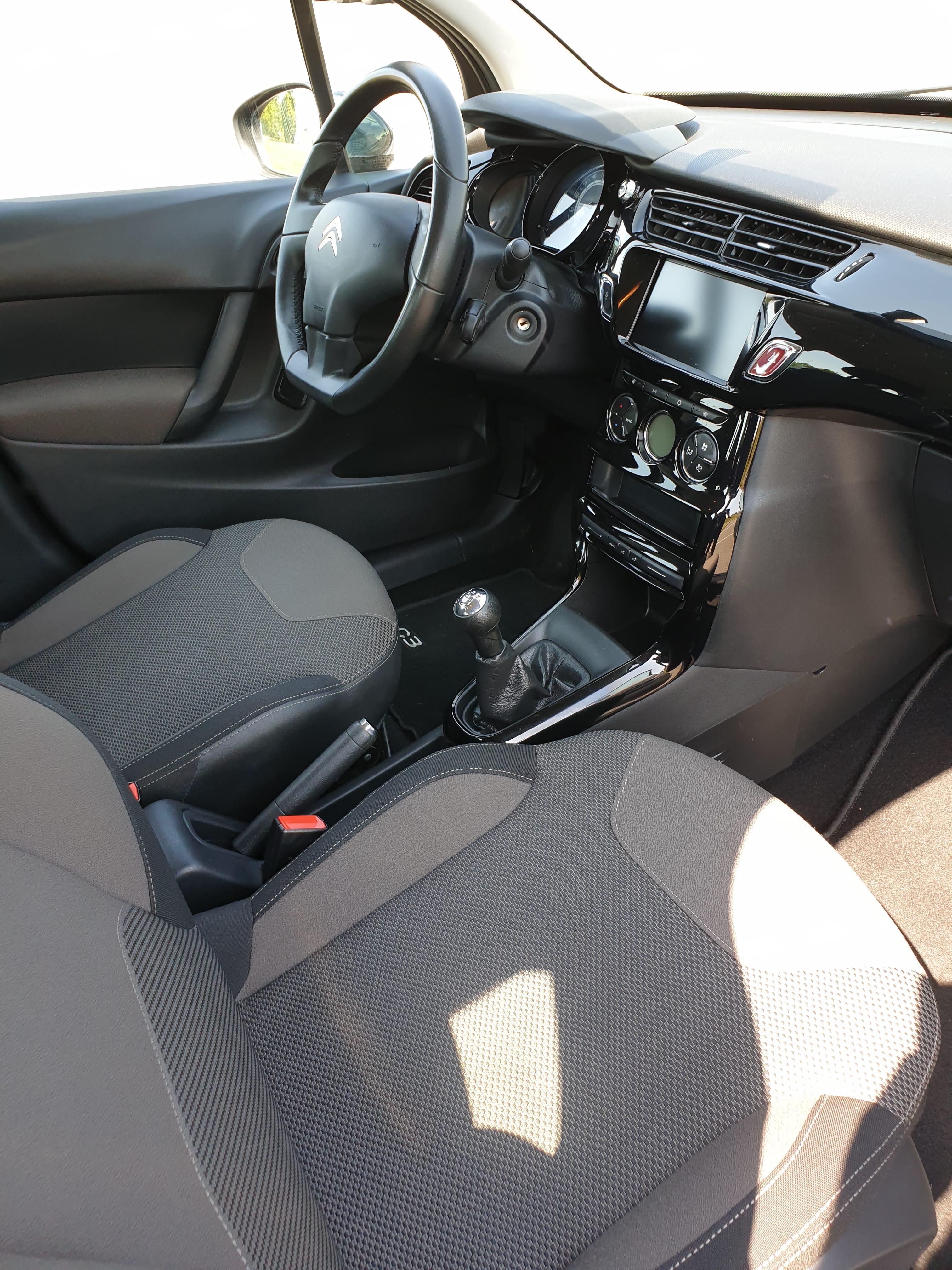 Citroen C3 1.6 BLUEHDI GRIS SHARK GPS/S&S-CLIM-RADAR DE RECUL avec Régulateur de vitesse