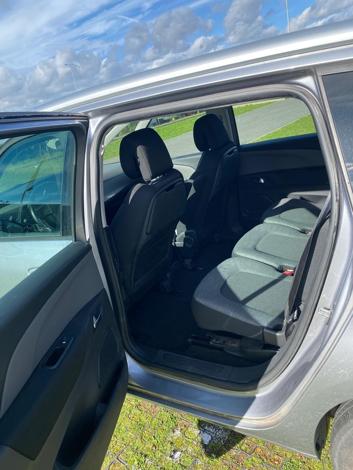 Citroen C4 Grand Spacetourer avec Siège bébé