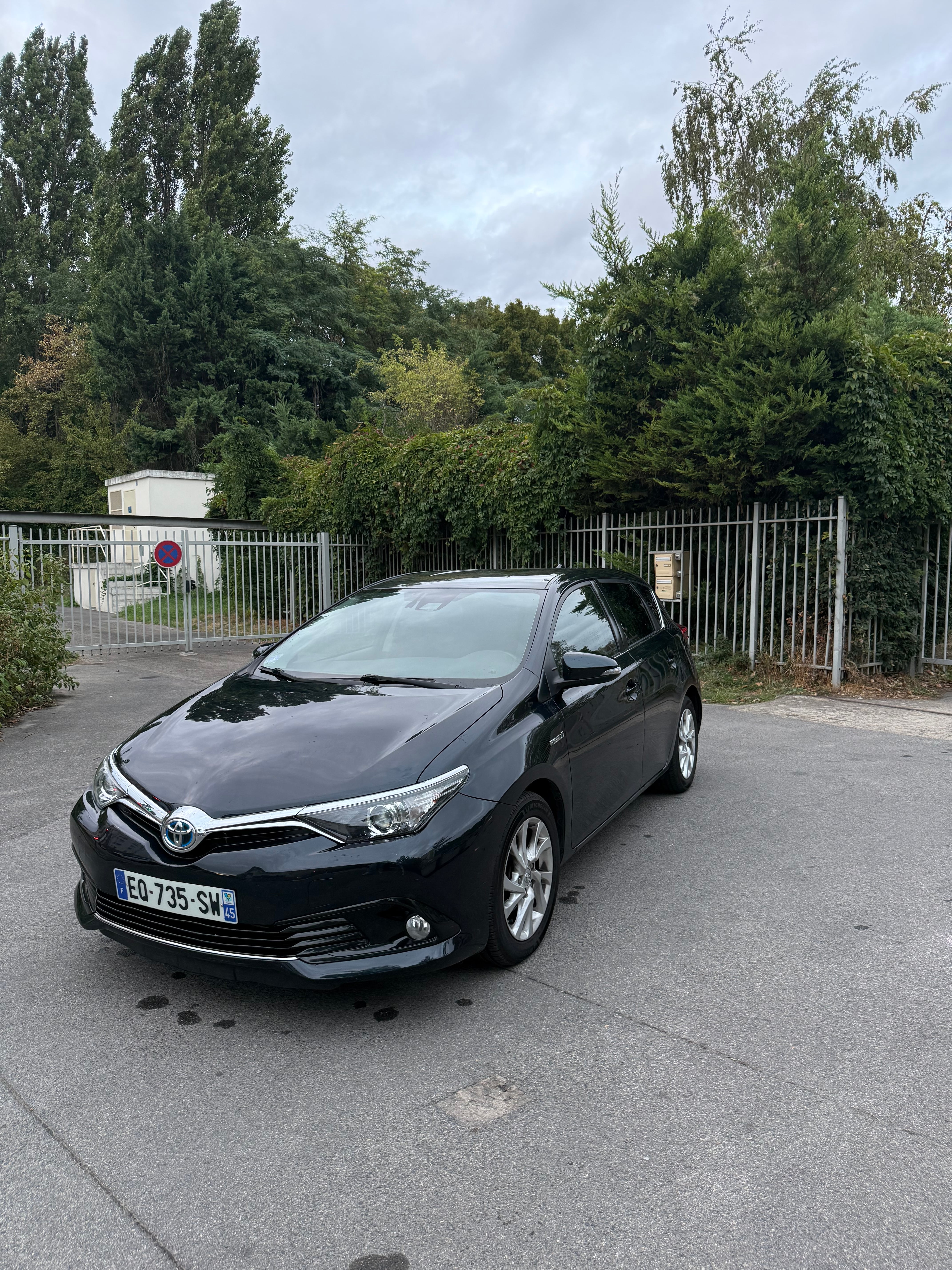 Toyota Auris Hybride, 2017, Essence 98 / Électrique (hybride), automatique