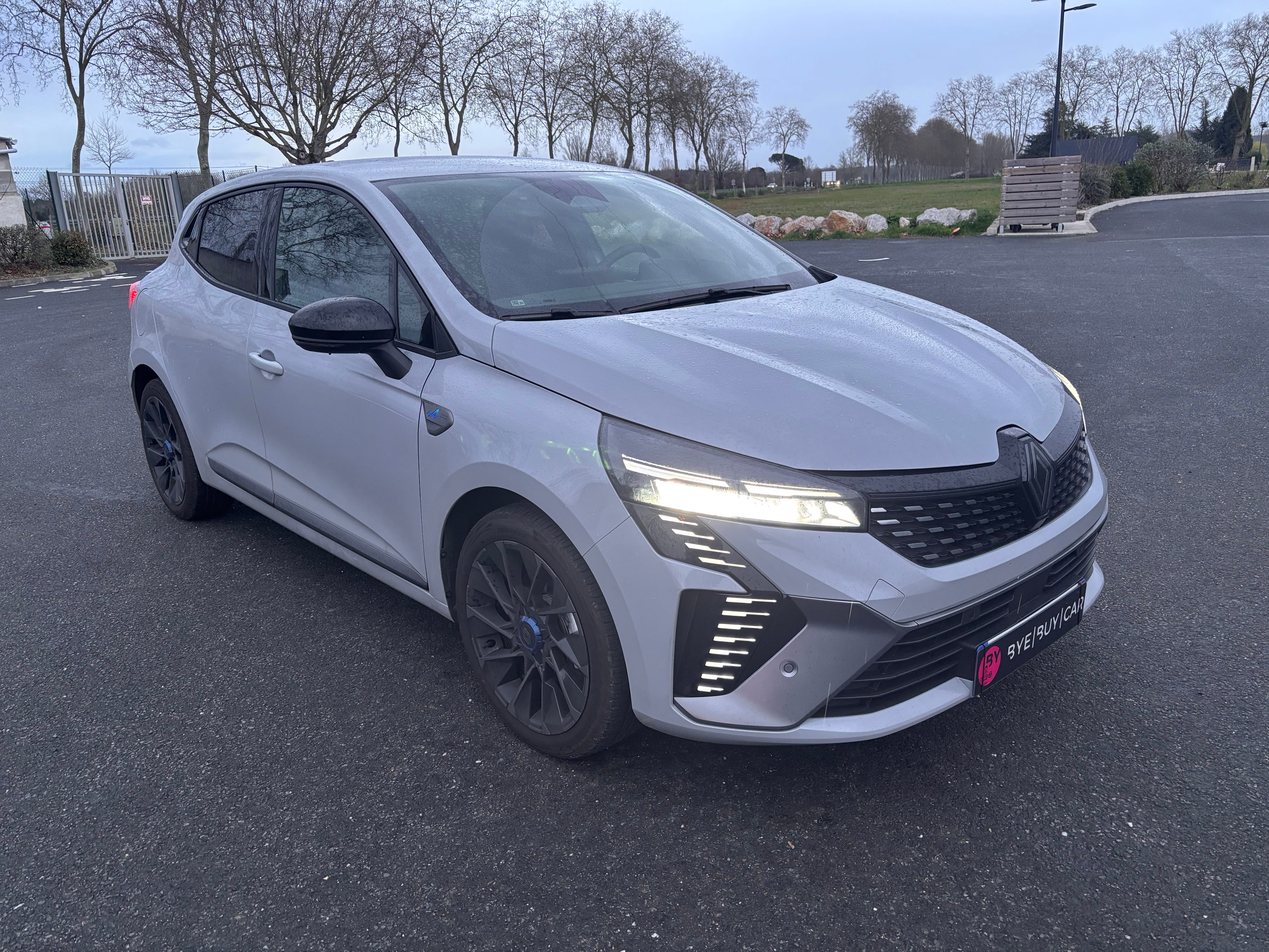 Renault Clio, 2026, Essence 95 / Électrique (hybride), automatique