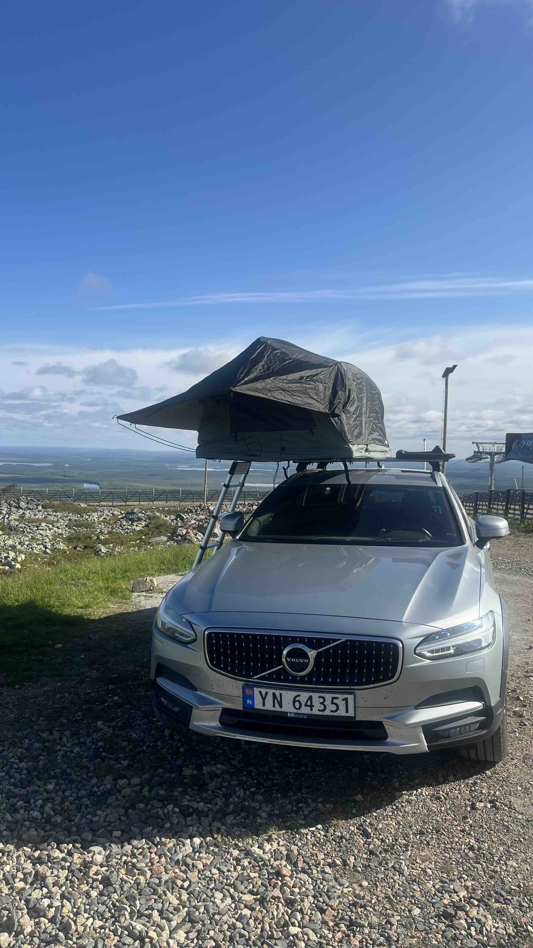 Volvo V90 Cross Country D4 190 HP mit Navigationsgerät