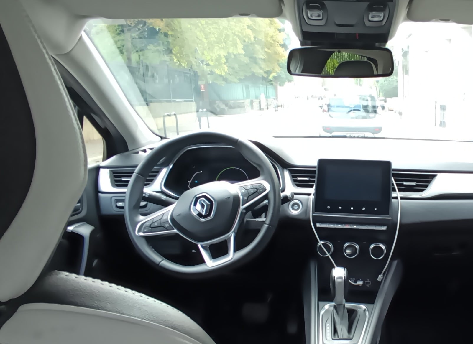 Renault Captur 1.6 Hybride avec GPS