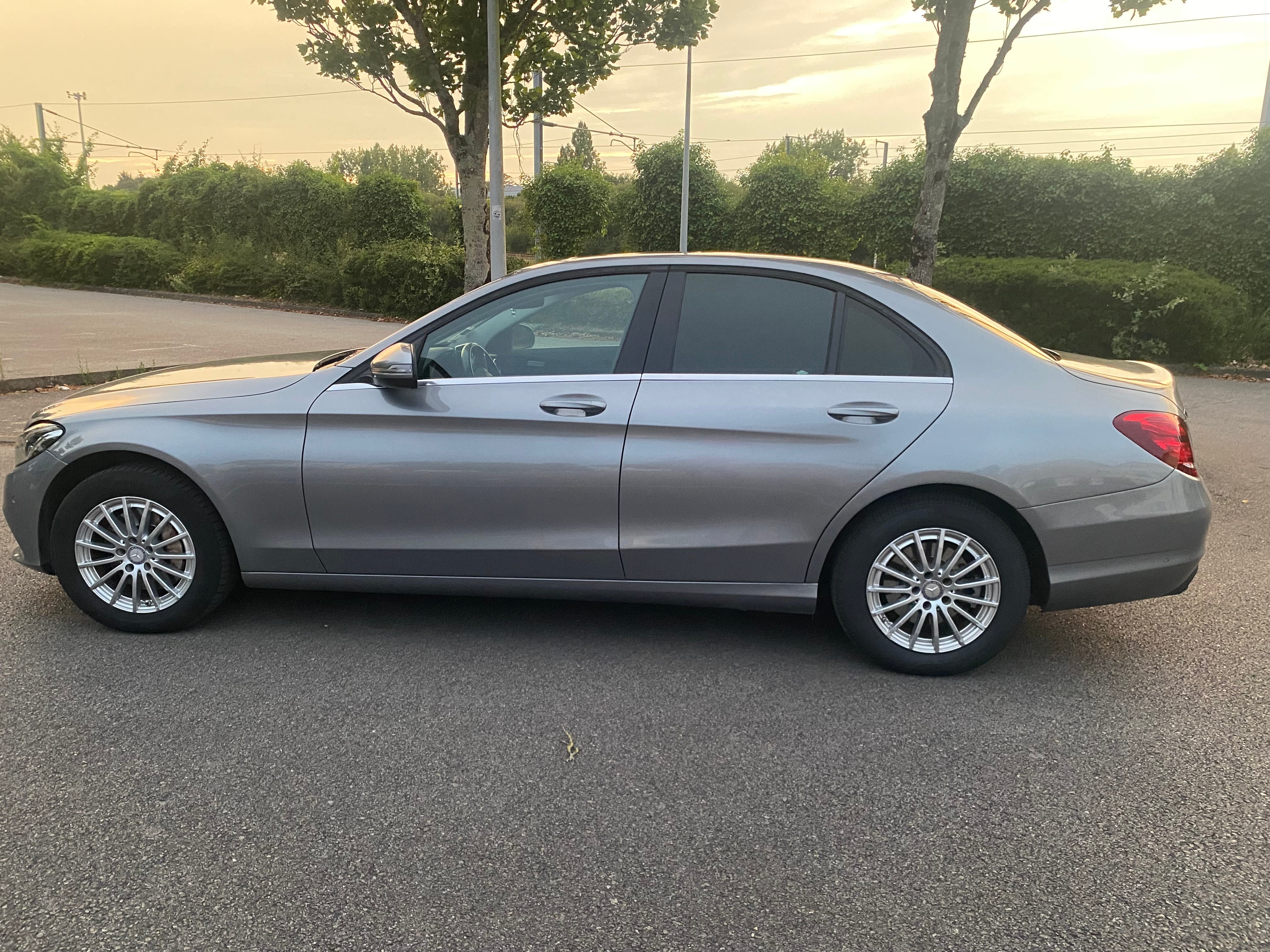 Mercedes-Benz Classe C avec Climatisation