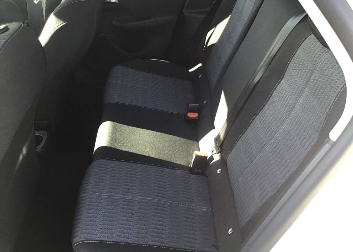 Opel Corsa 1.2i Edition, Airco (gare du Midi)