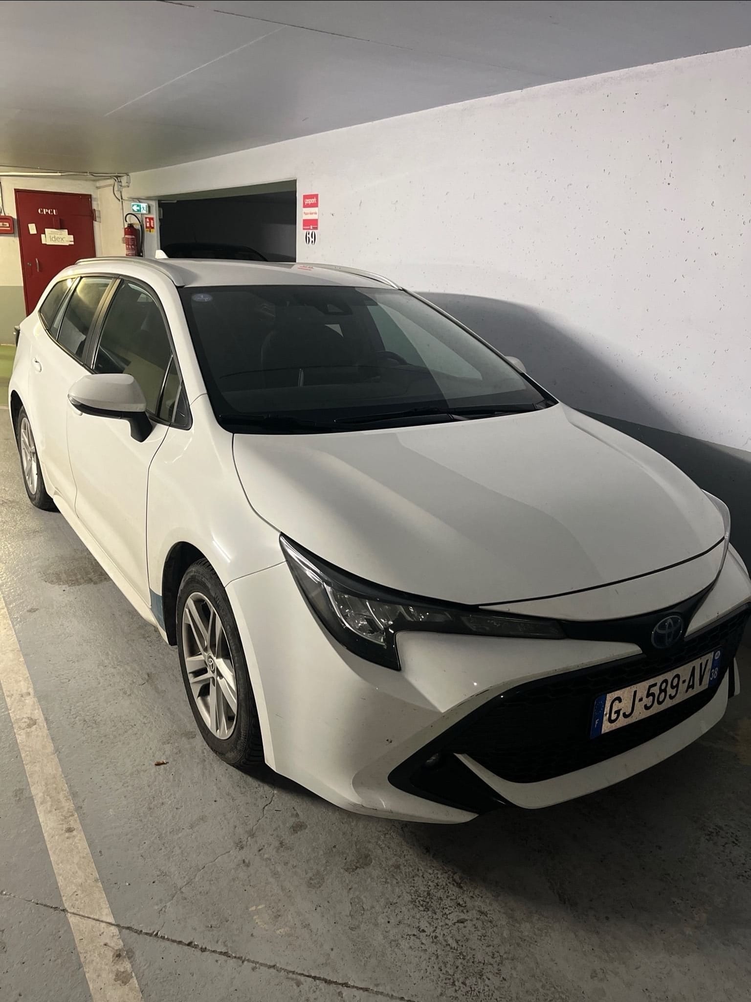 Toyota Corolla Break Hybride, 2022, Essence 95 / Électrique (hybride), automatique