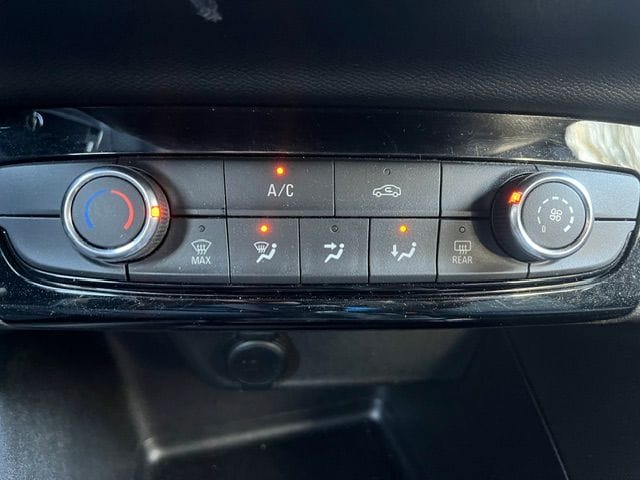 Opel Corsa avec Autoradio
