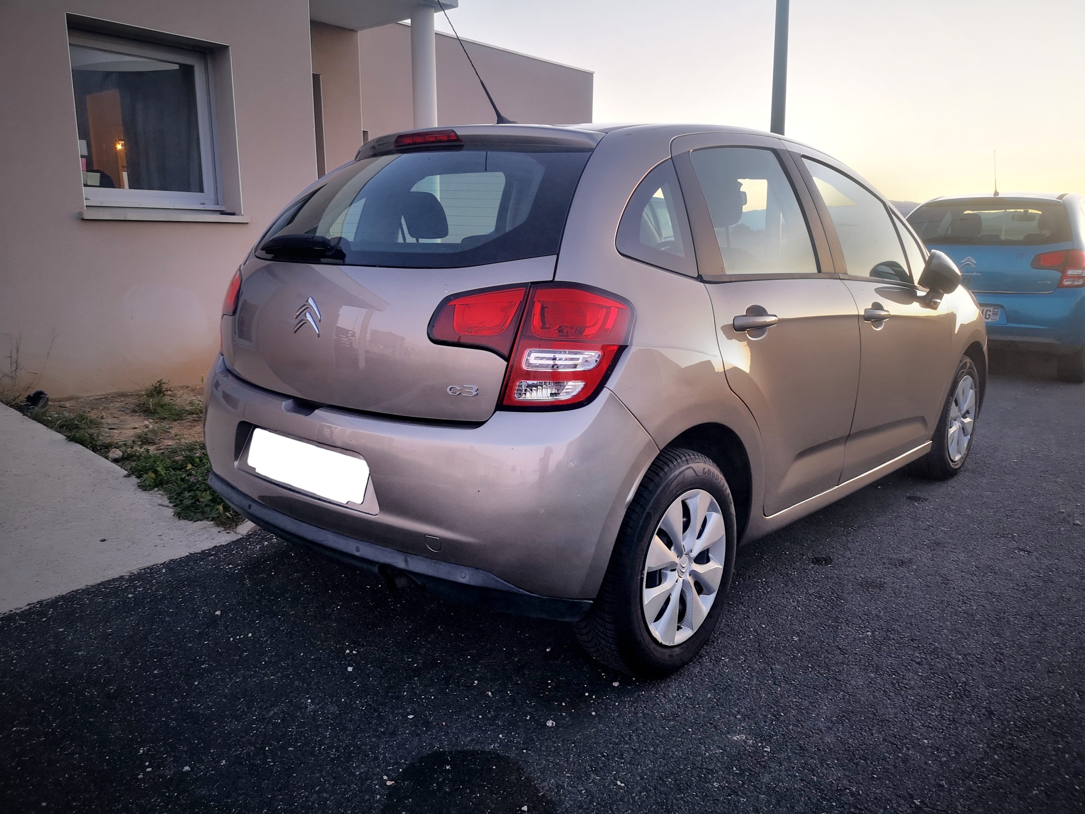 Citroen C3 II (essence) - Clim & Bluetooth & GPS avec Siège bébé