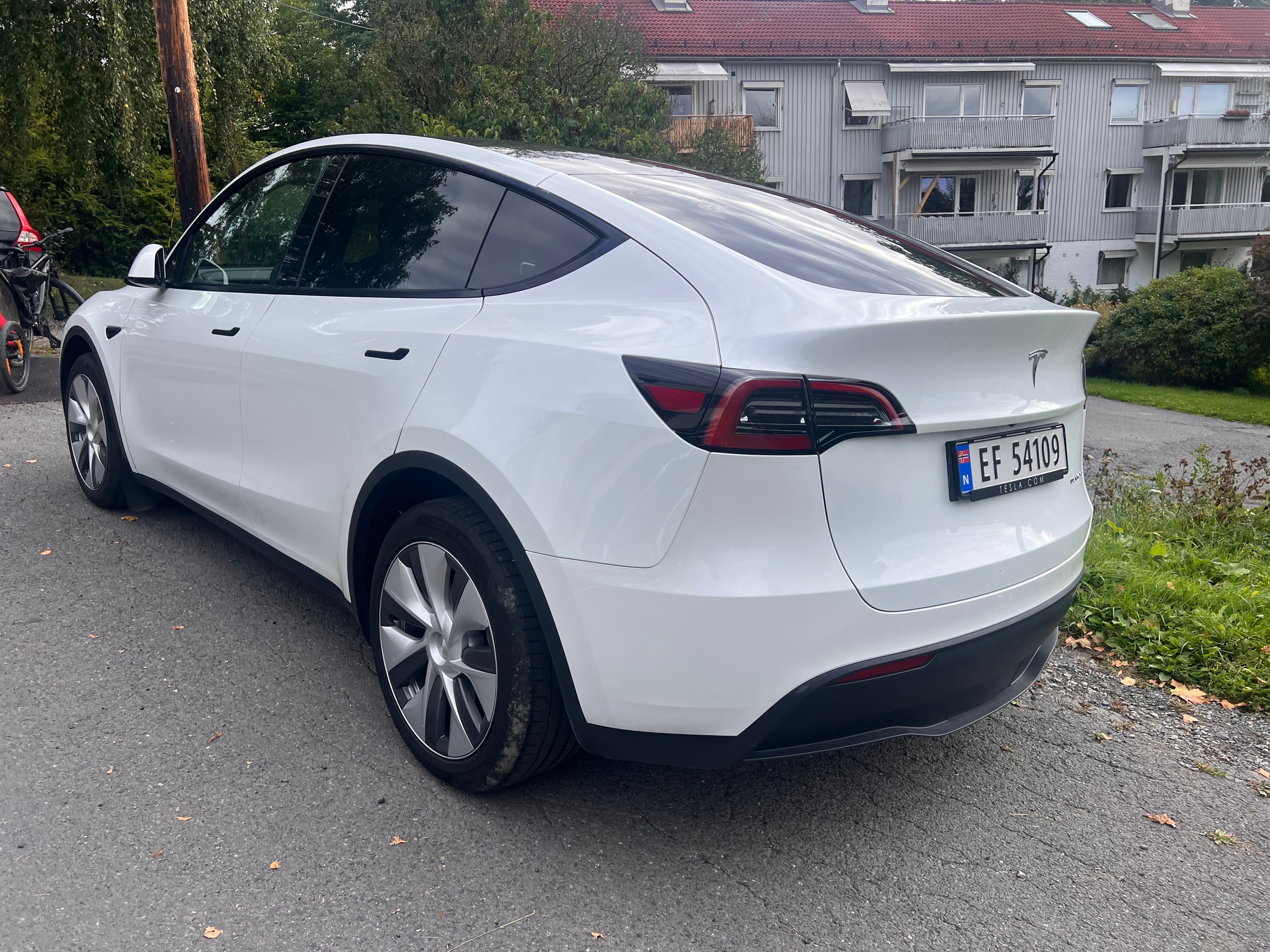 Tesla Model Y Long Range med Ryggekamera