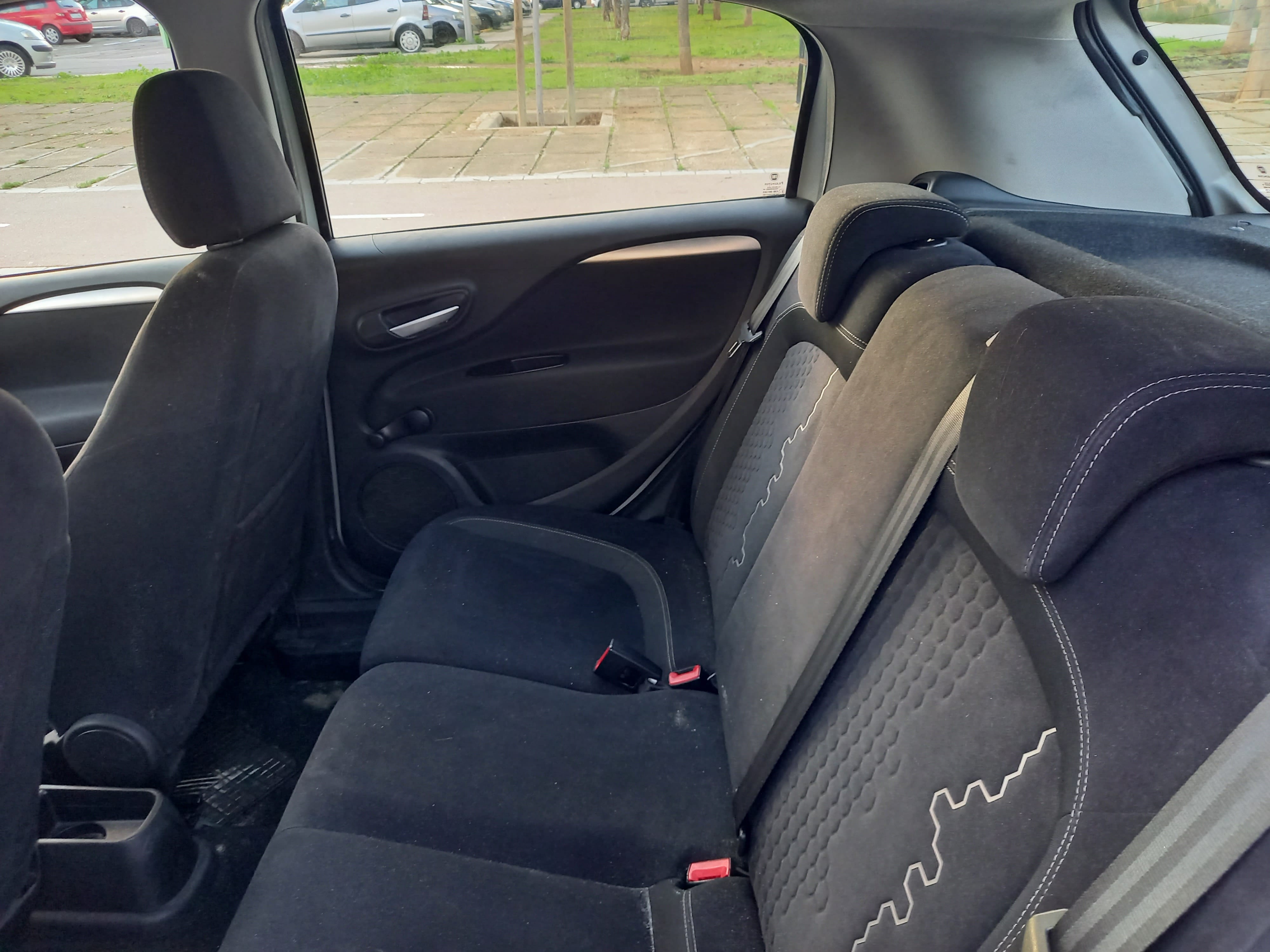 Fiat Punto 1.4 , servicio aeropuerto gratis