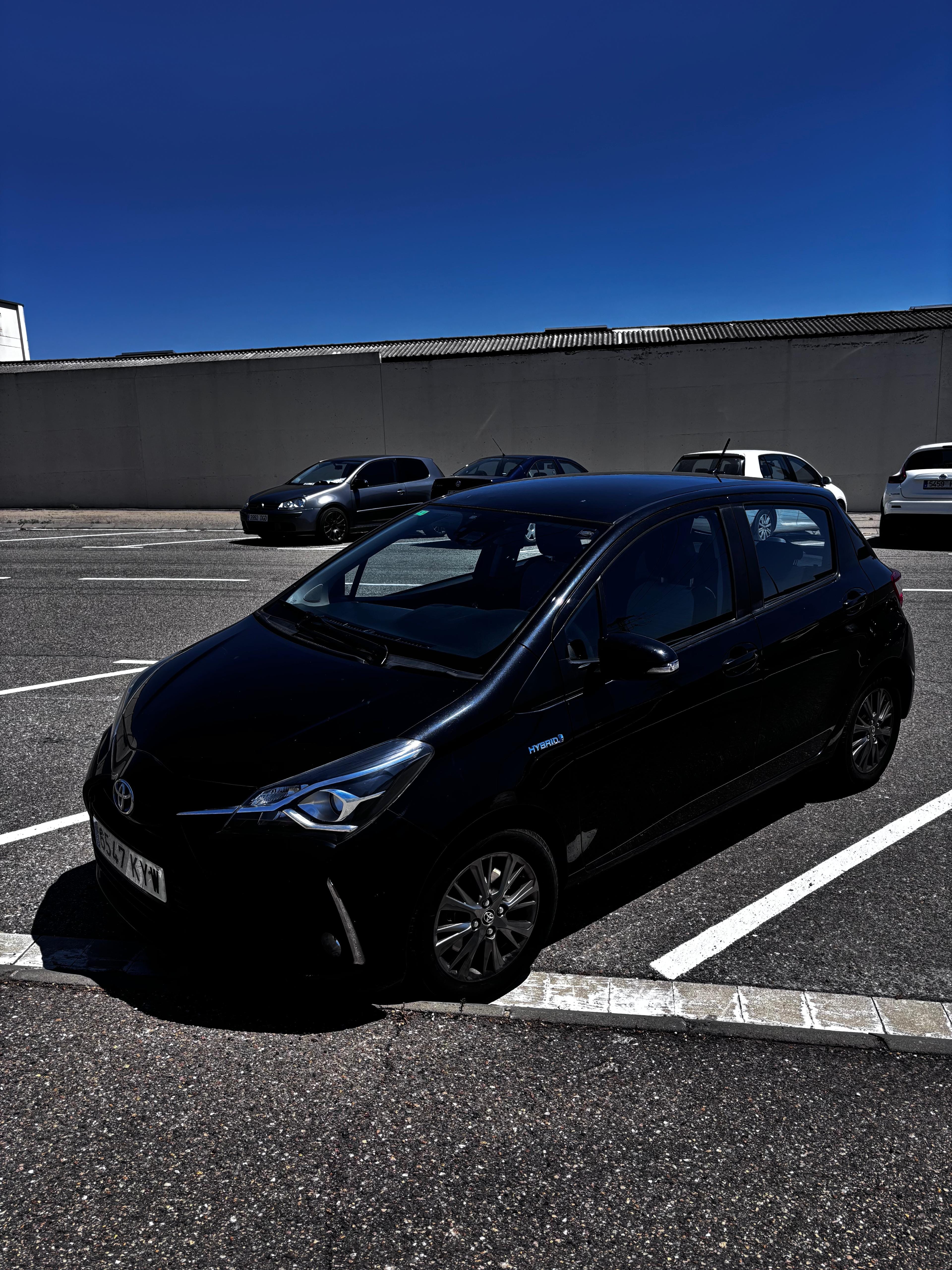 Toyota Yaris Híbrido mit Klimaanlage