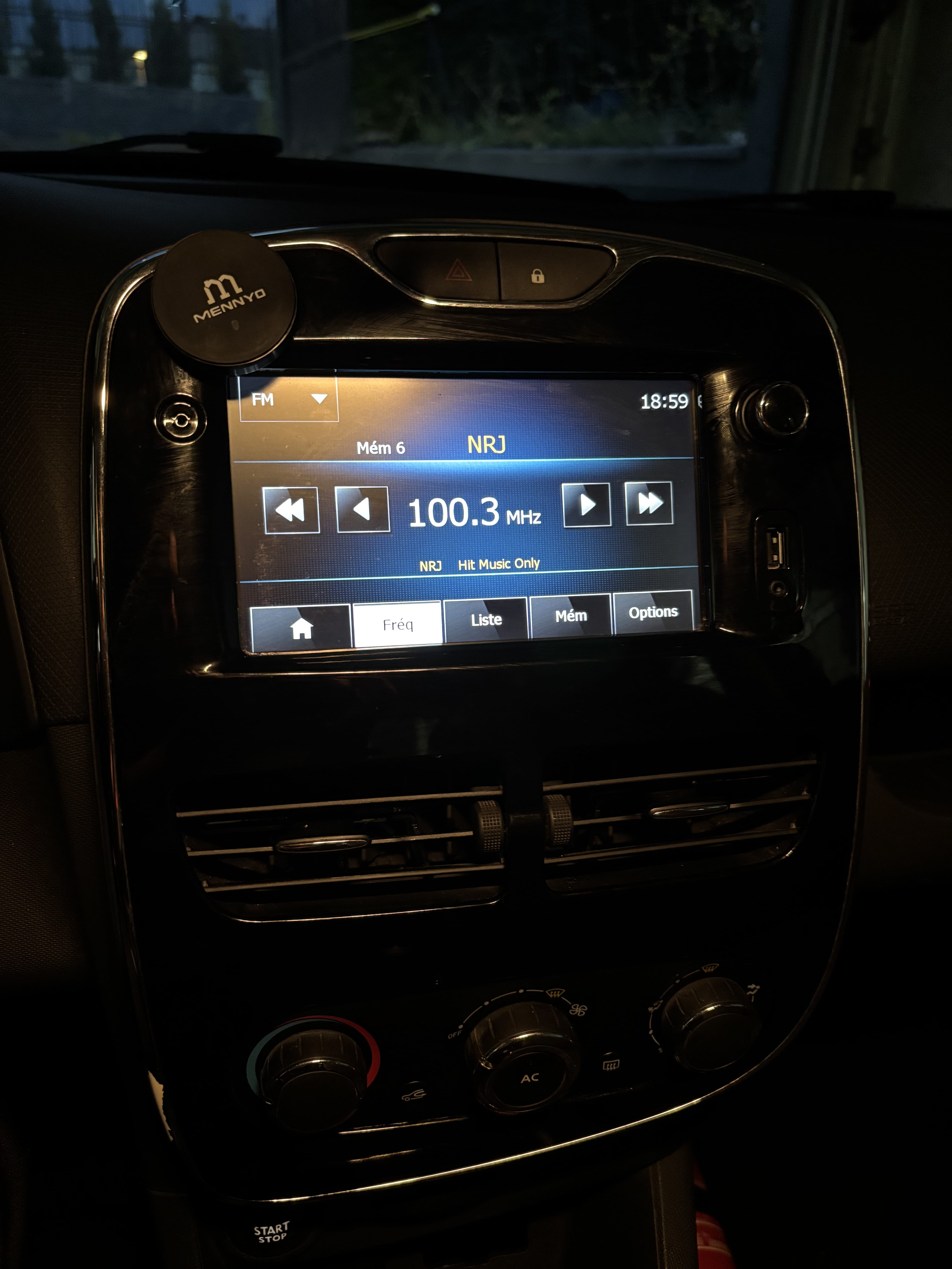 Renault Clio avec Entrée audio / iPod