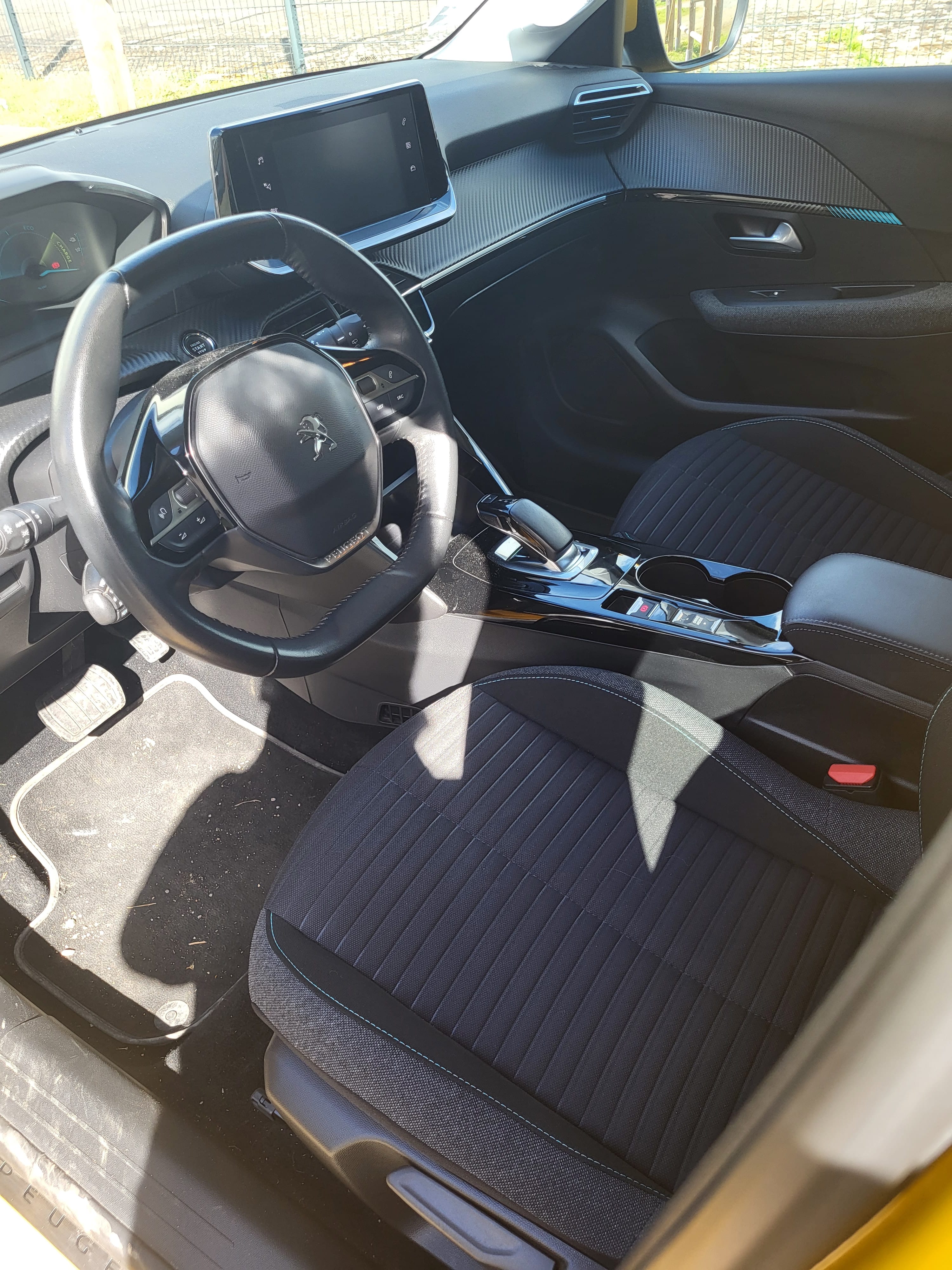 Peugeot e-208 Style avec GPS