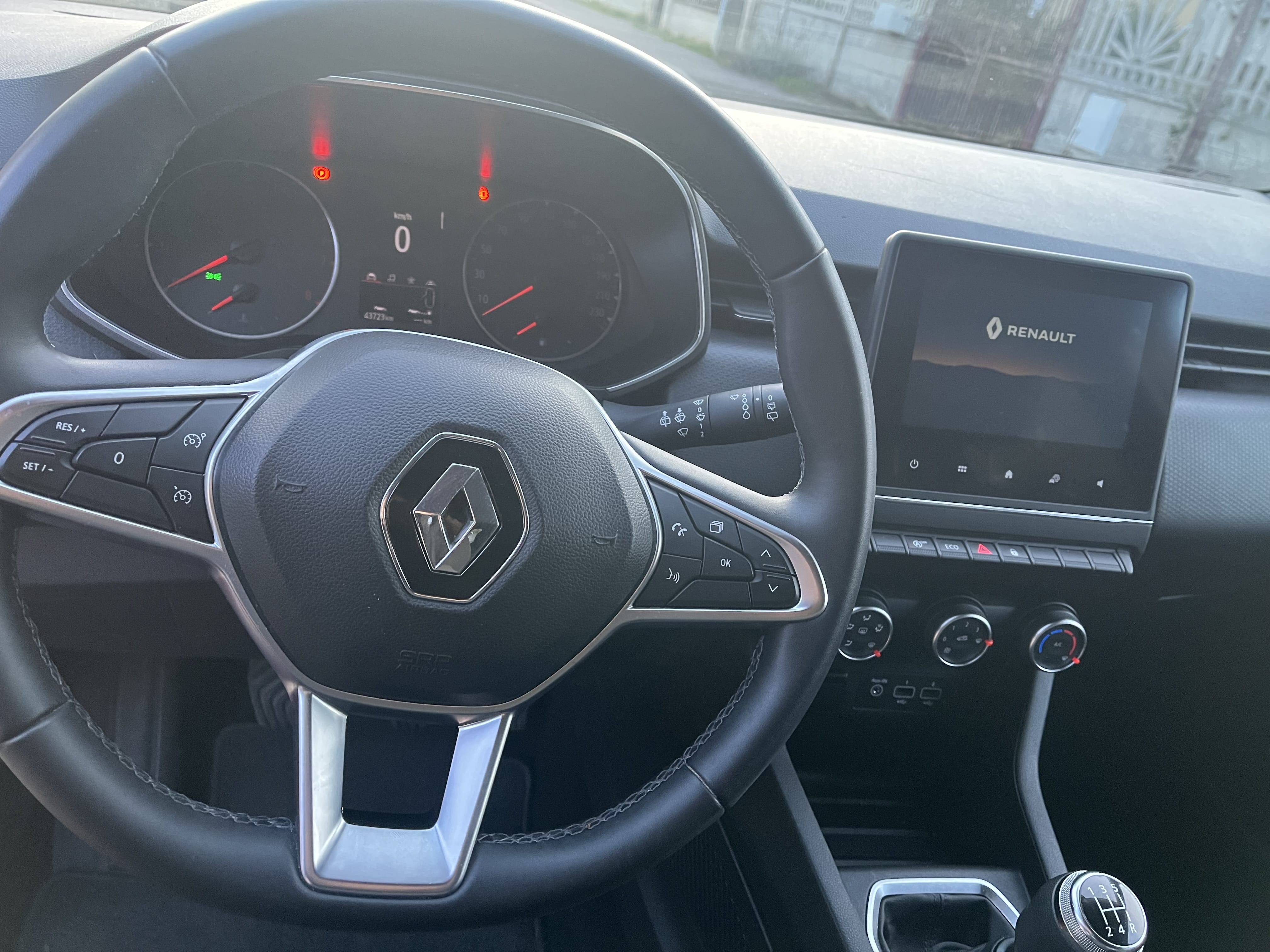 Renault Clio 1.0 avec Audio Bluetooth