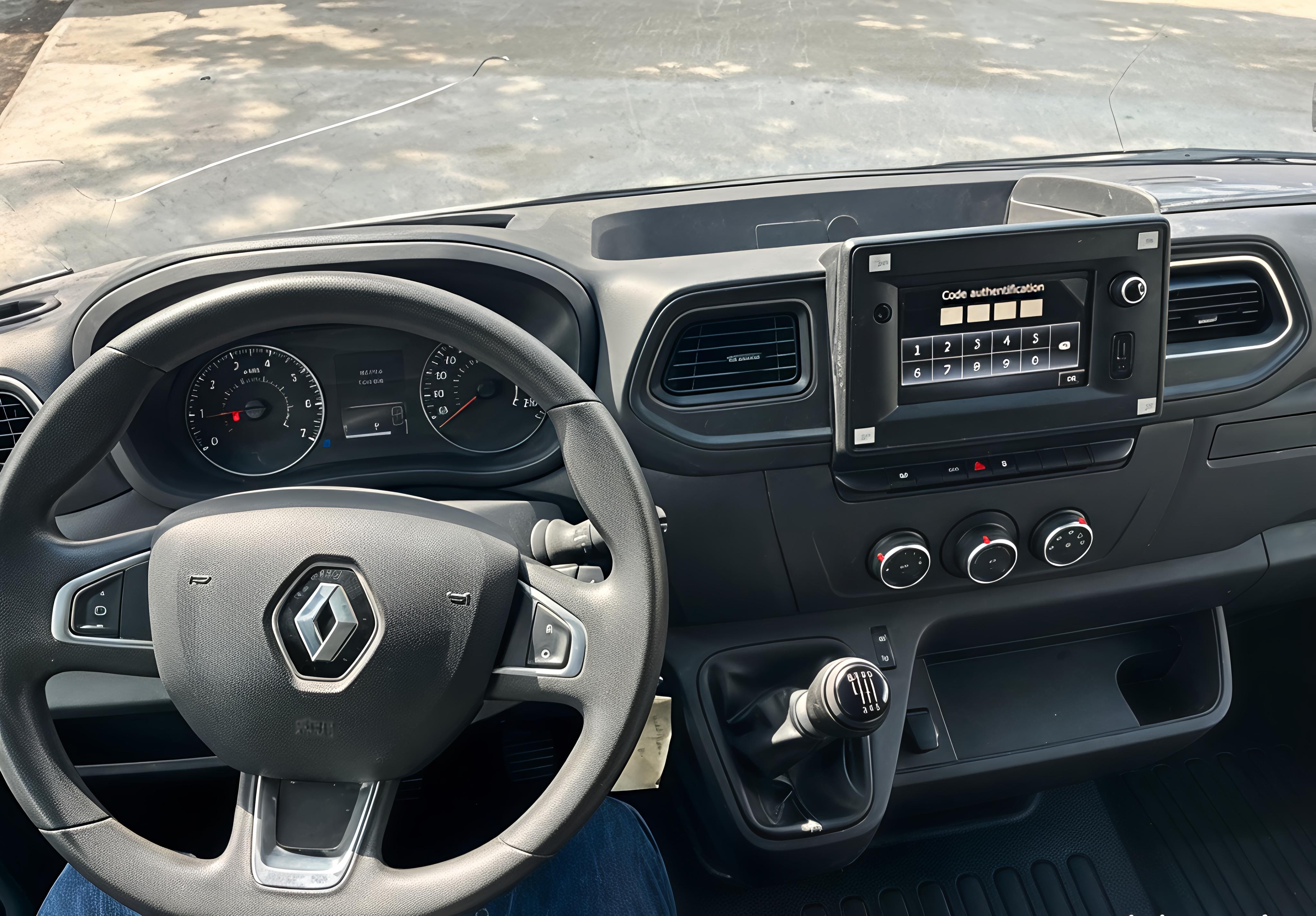 Renault Master GH-851-BV avec GPS