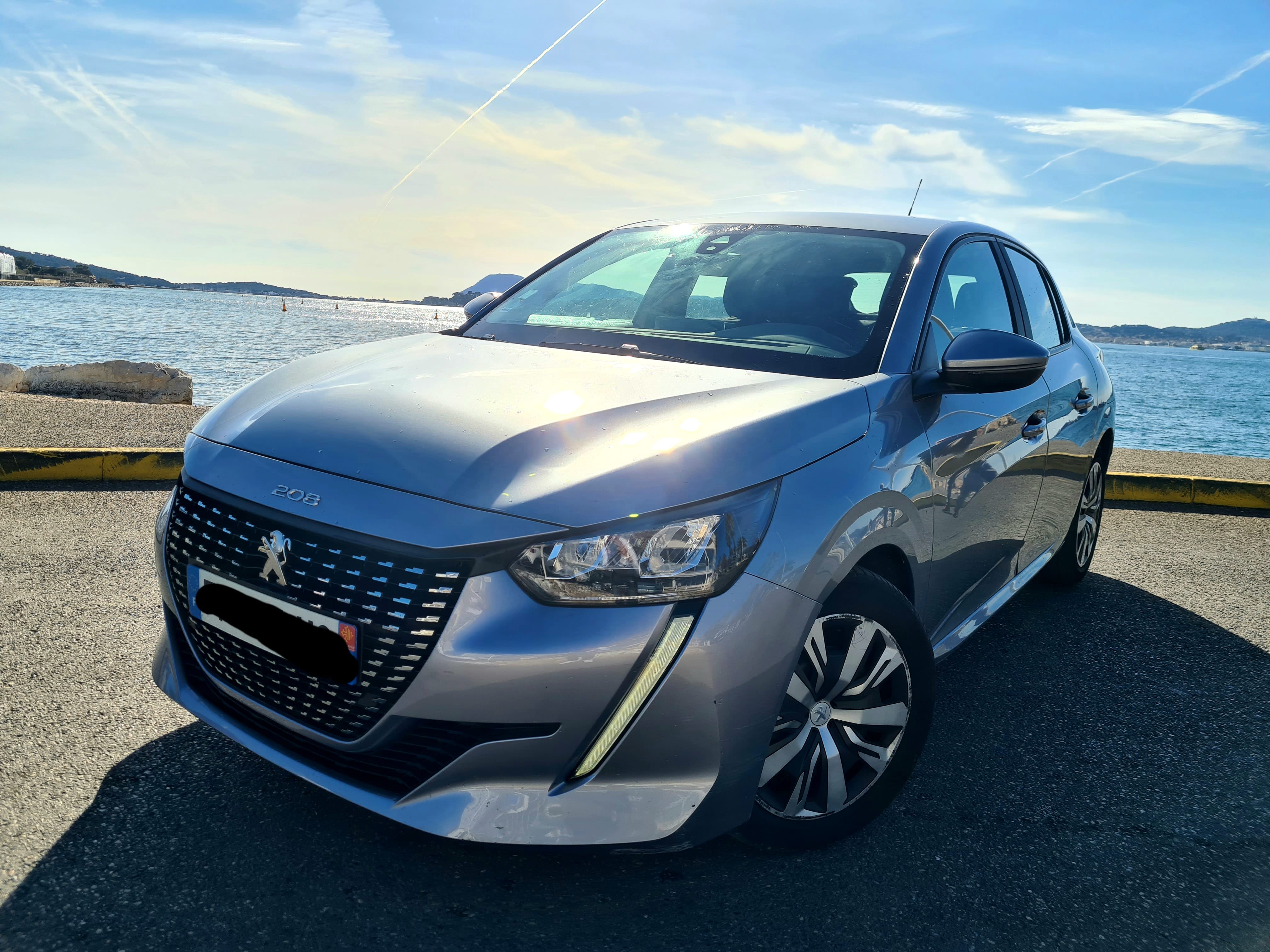 Peugeot 208 Grise 2023, 2023, Essence 95