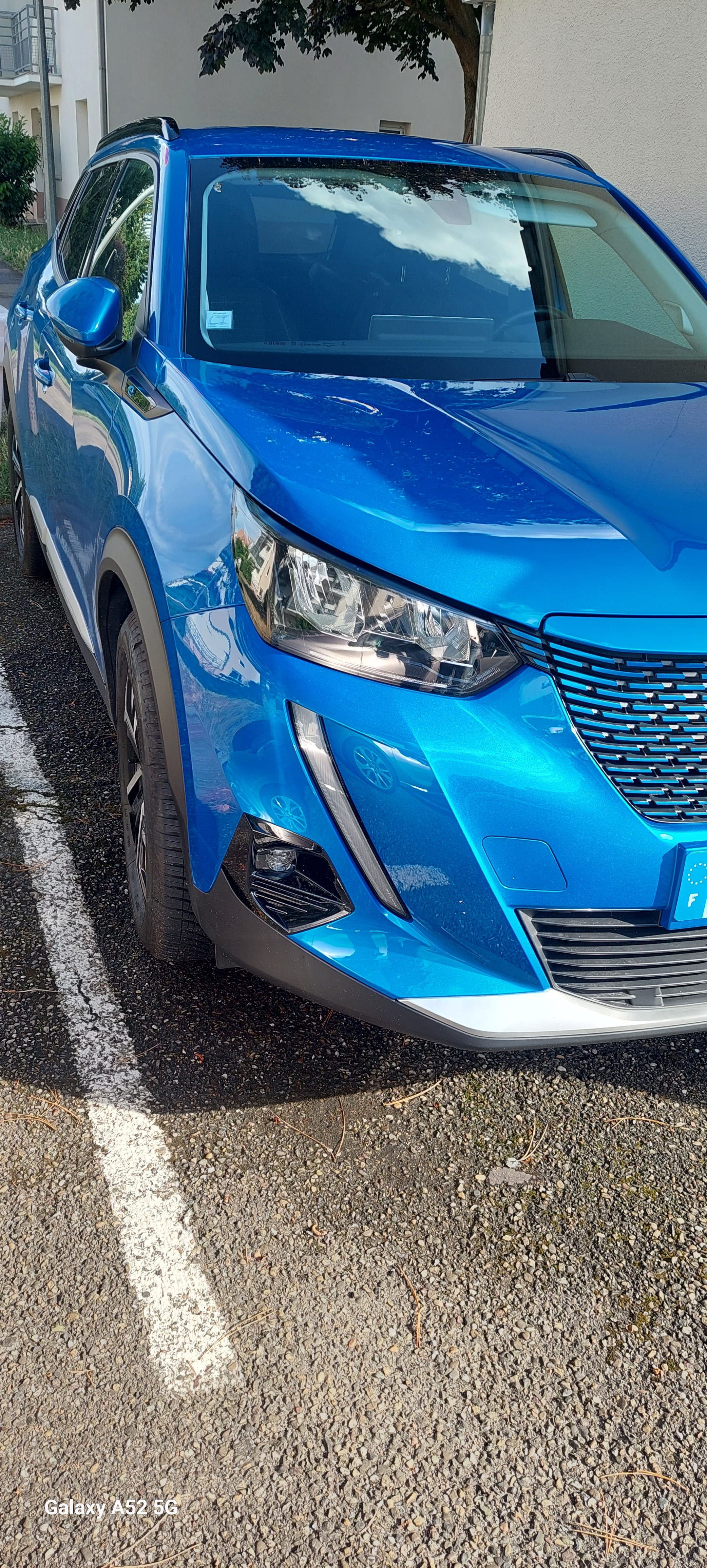 Peugeot 2008 50Kw avec Android Auto