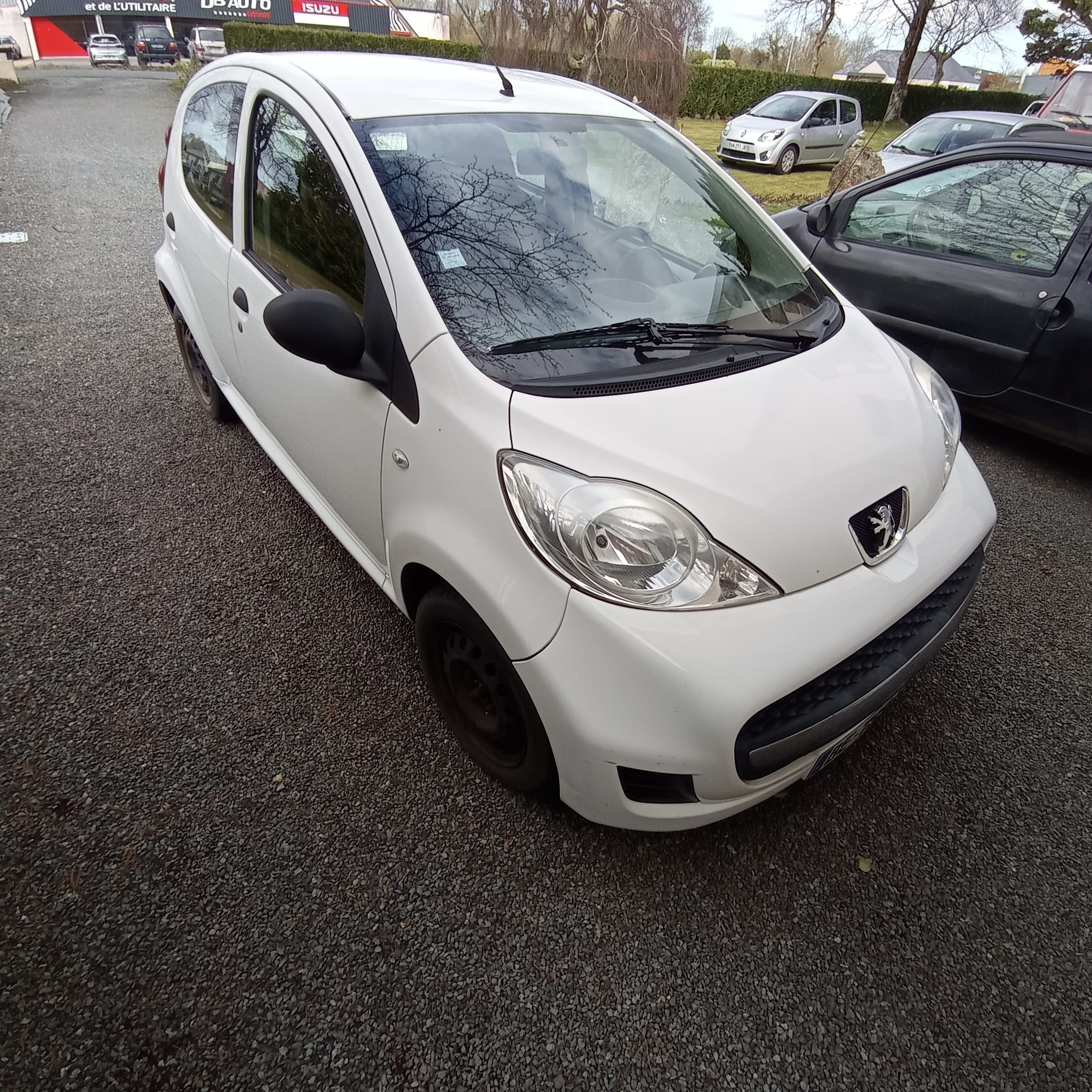 Peugeot 107 Essence avec Entrée audio / iPod