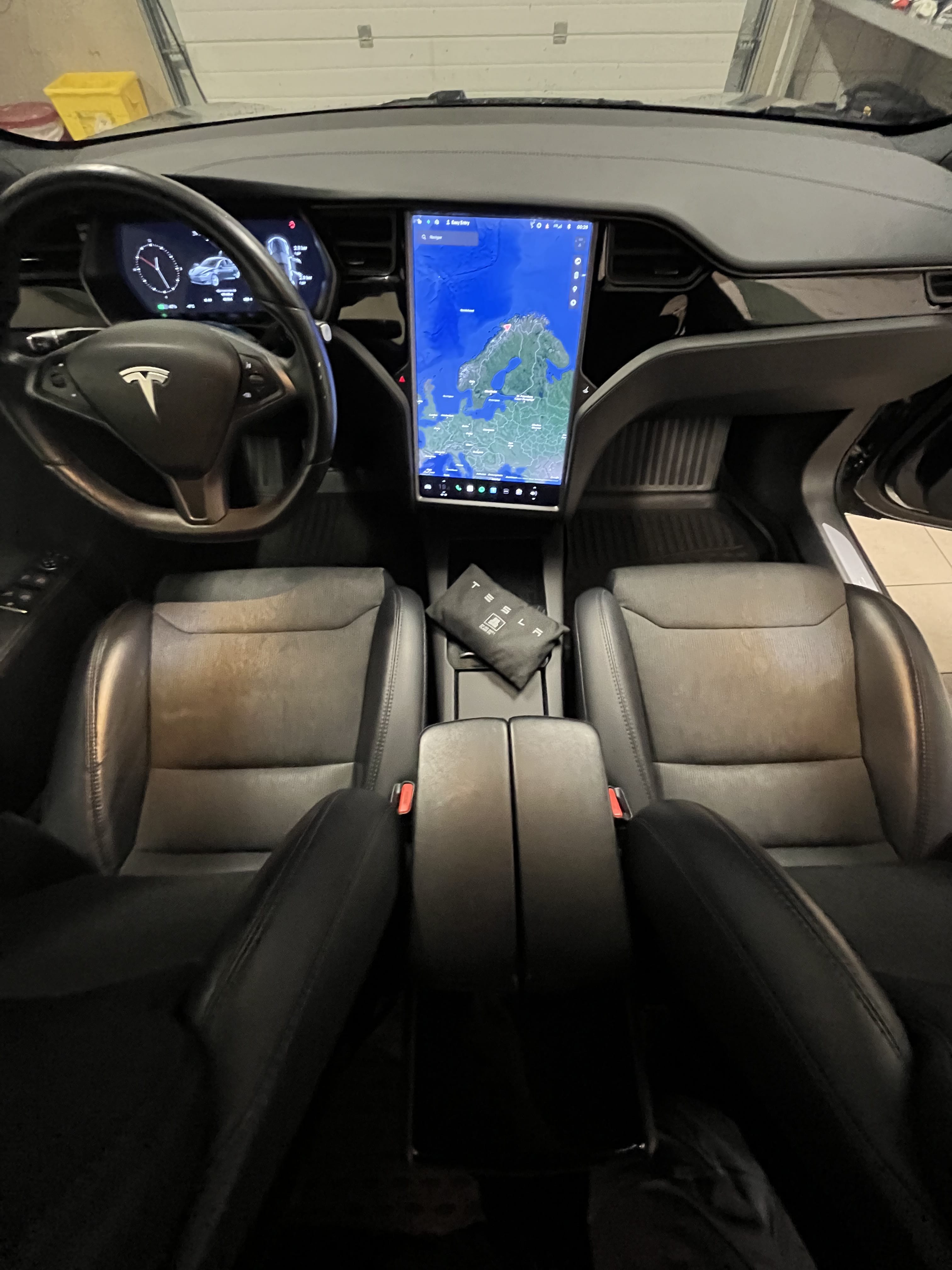 Tesla Model S 75D med GPS