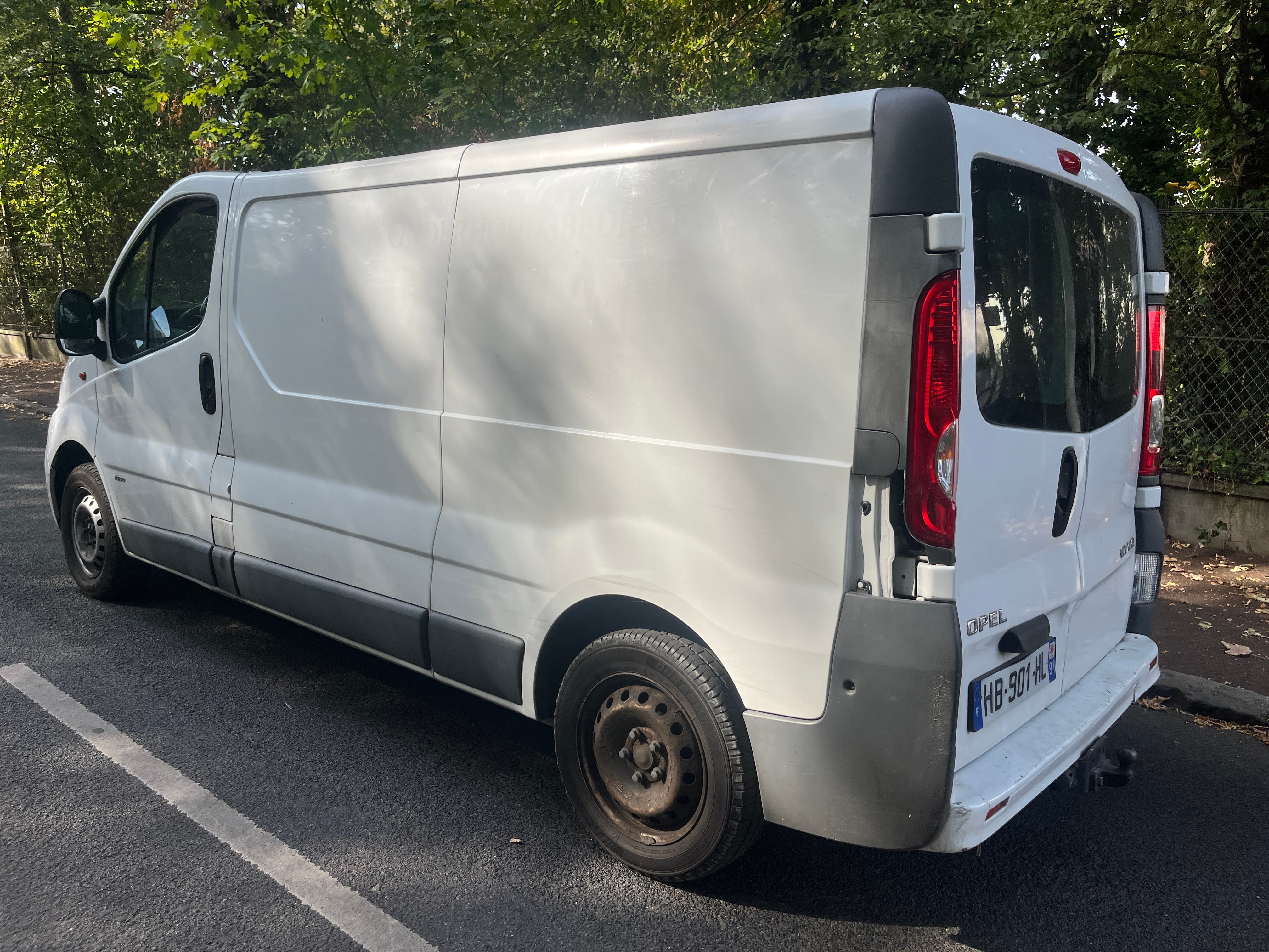 Opel Vivaro avec Entrée audio / iPod