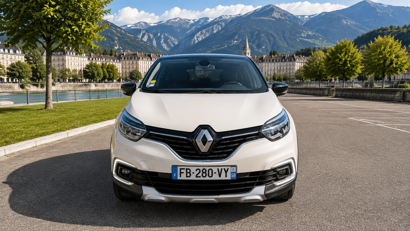Renault Captur 1.5 dci Grenoble Gare /Aéroport Montagne - ville avec Audio Bluetooth