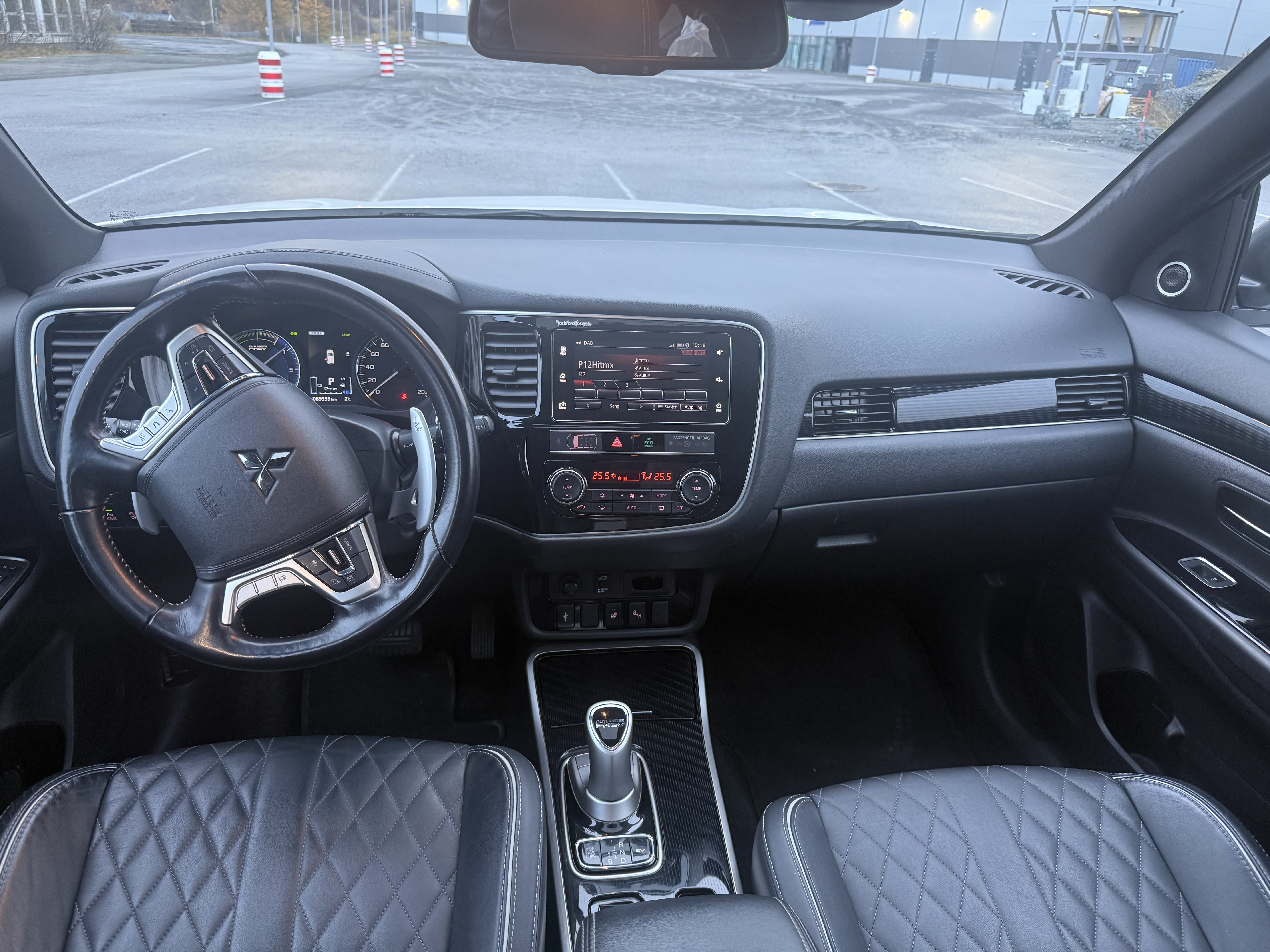 Mitsubishi Outlander 2,4phev med Cruisekontroll