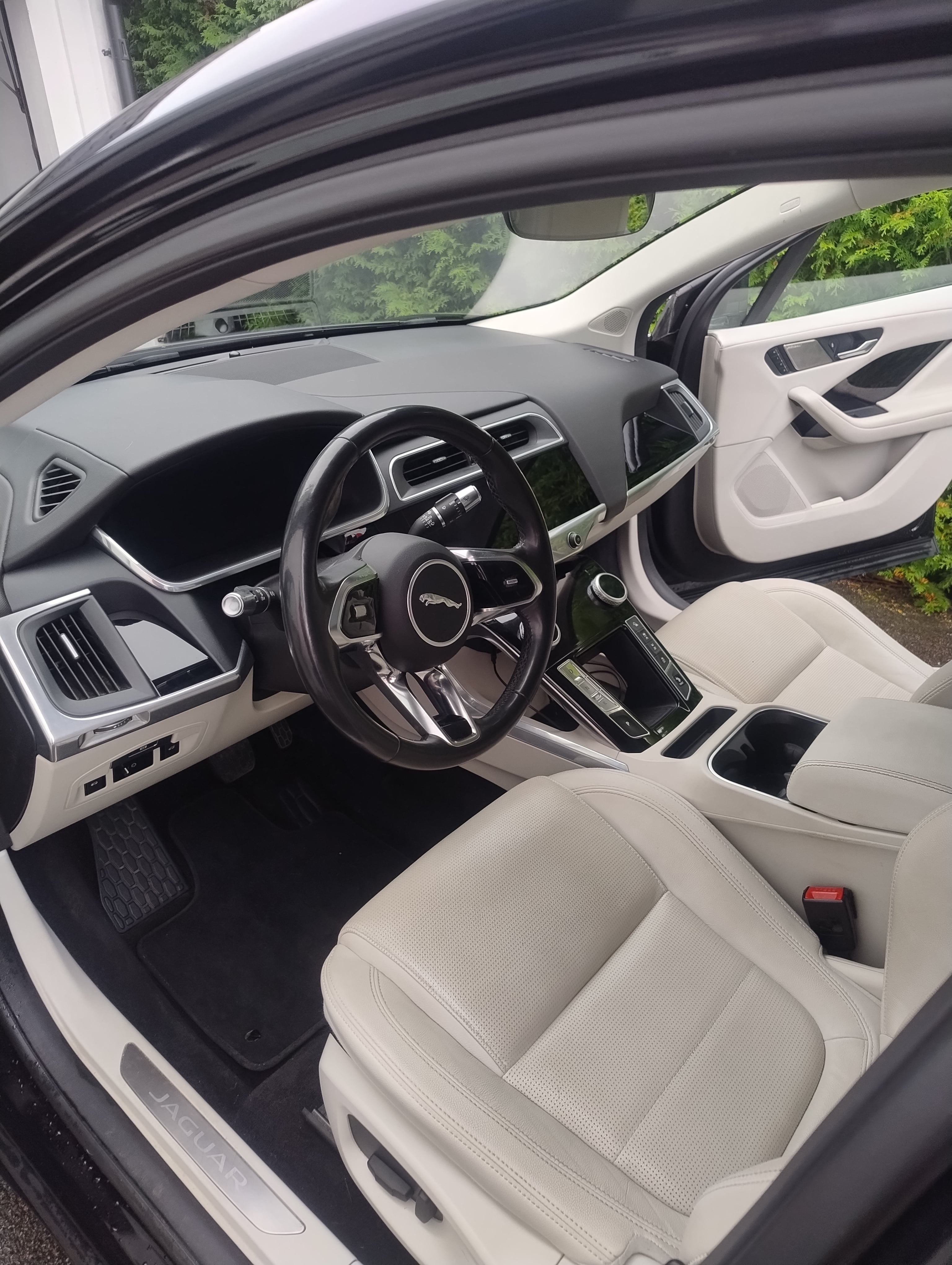 Jaguar I-pace Elektrisk 4x4 med GPS