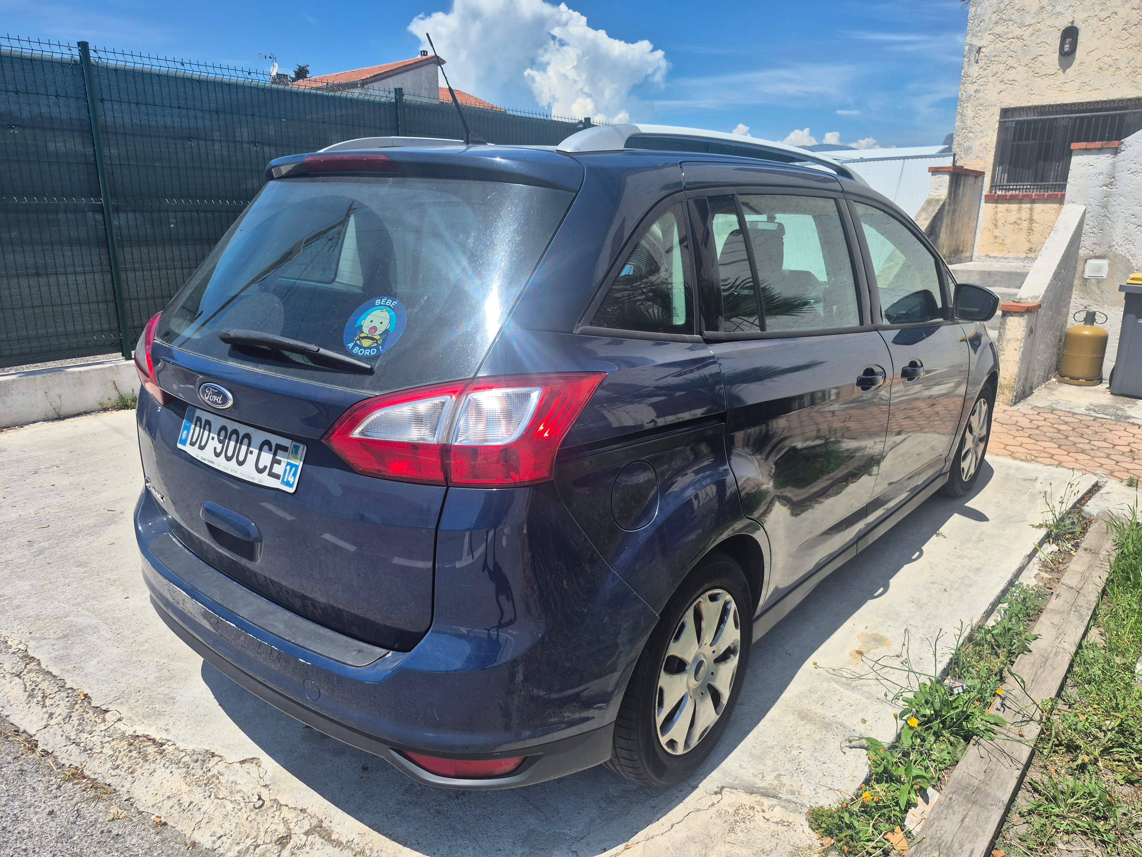 Ford Grand C-Max avec GPS