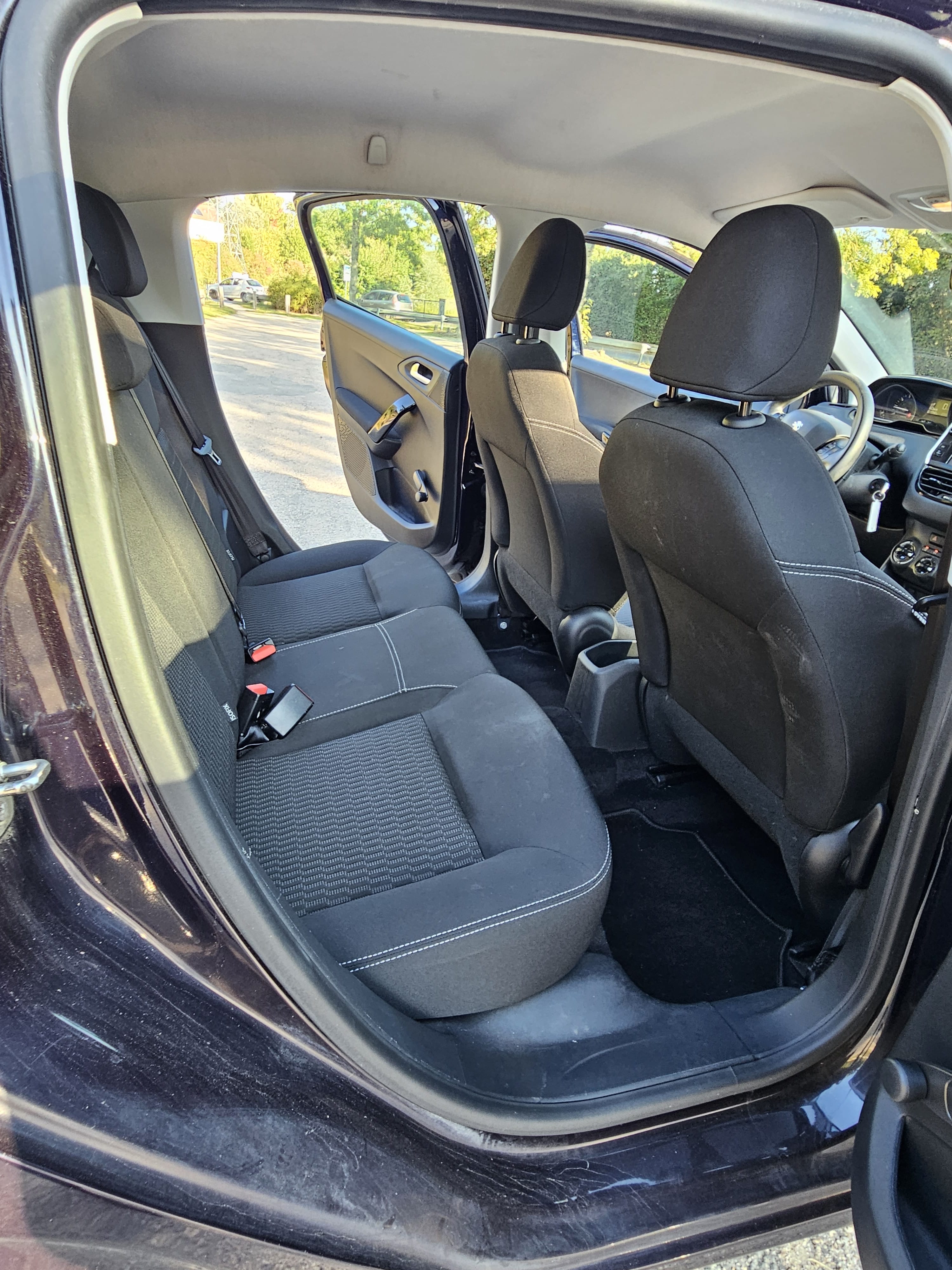 Peugeot 208 avec Entrée audio / iPod