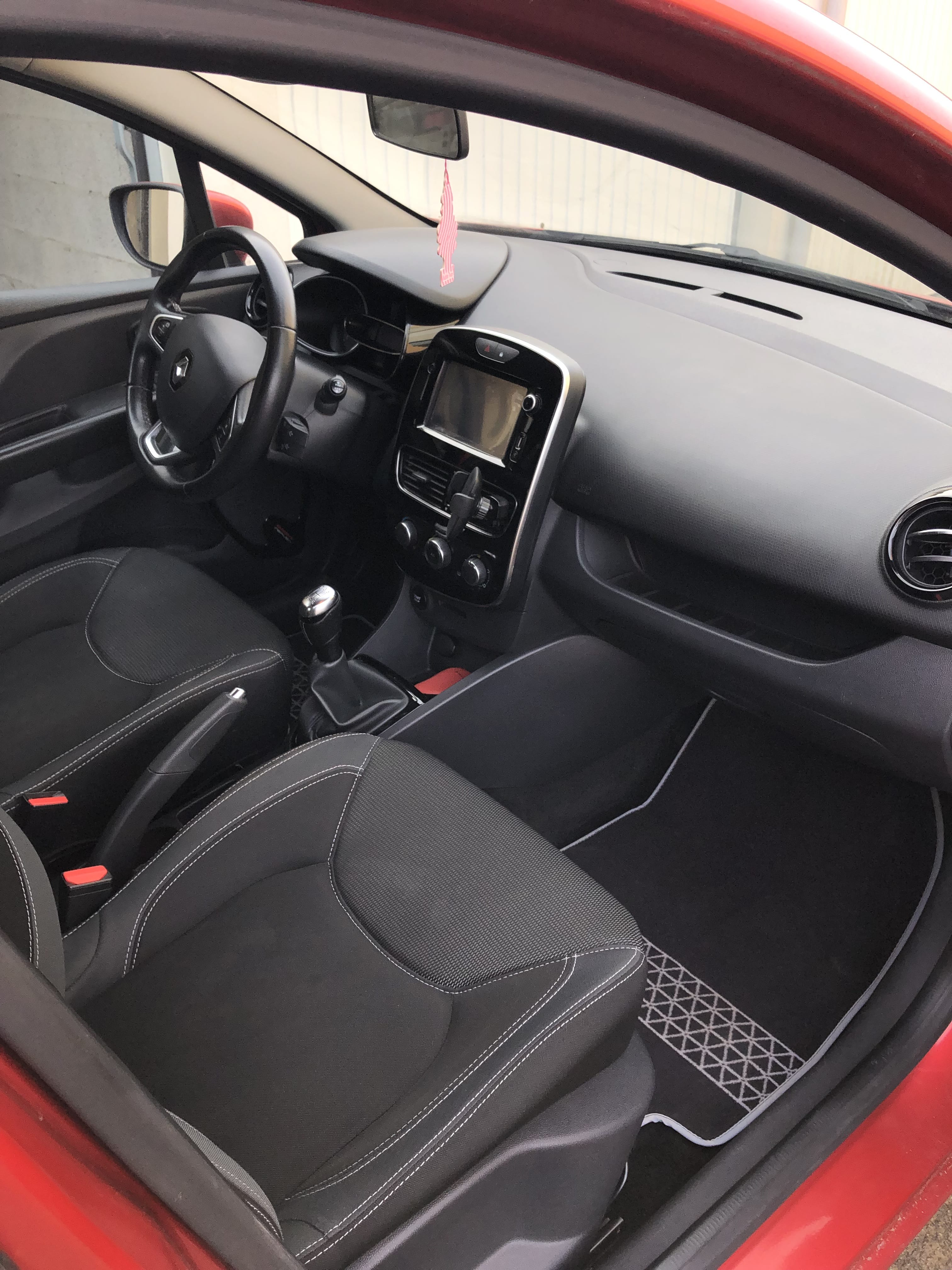 Renault Clio avec Entrée audio / iPod