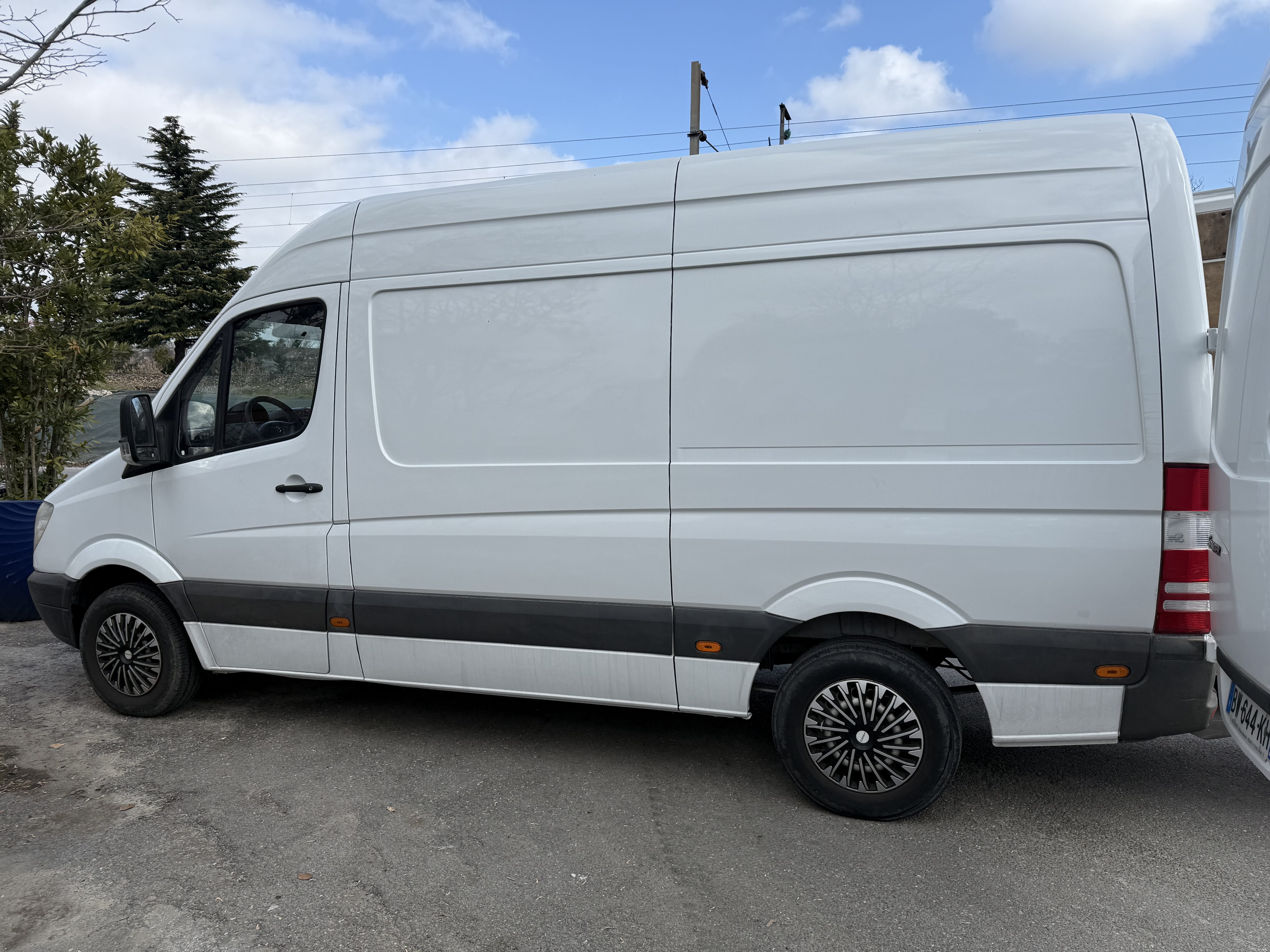 Mercedes-Benz Sprinter 13m3 avec Audio Bluetooth