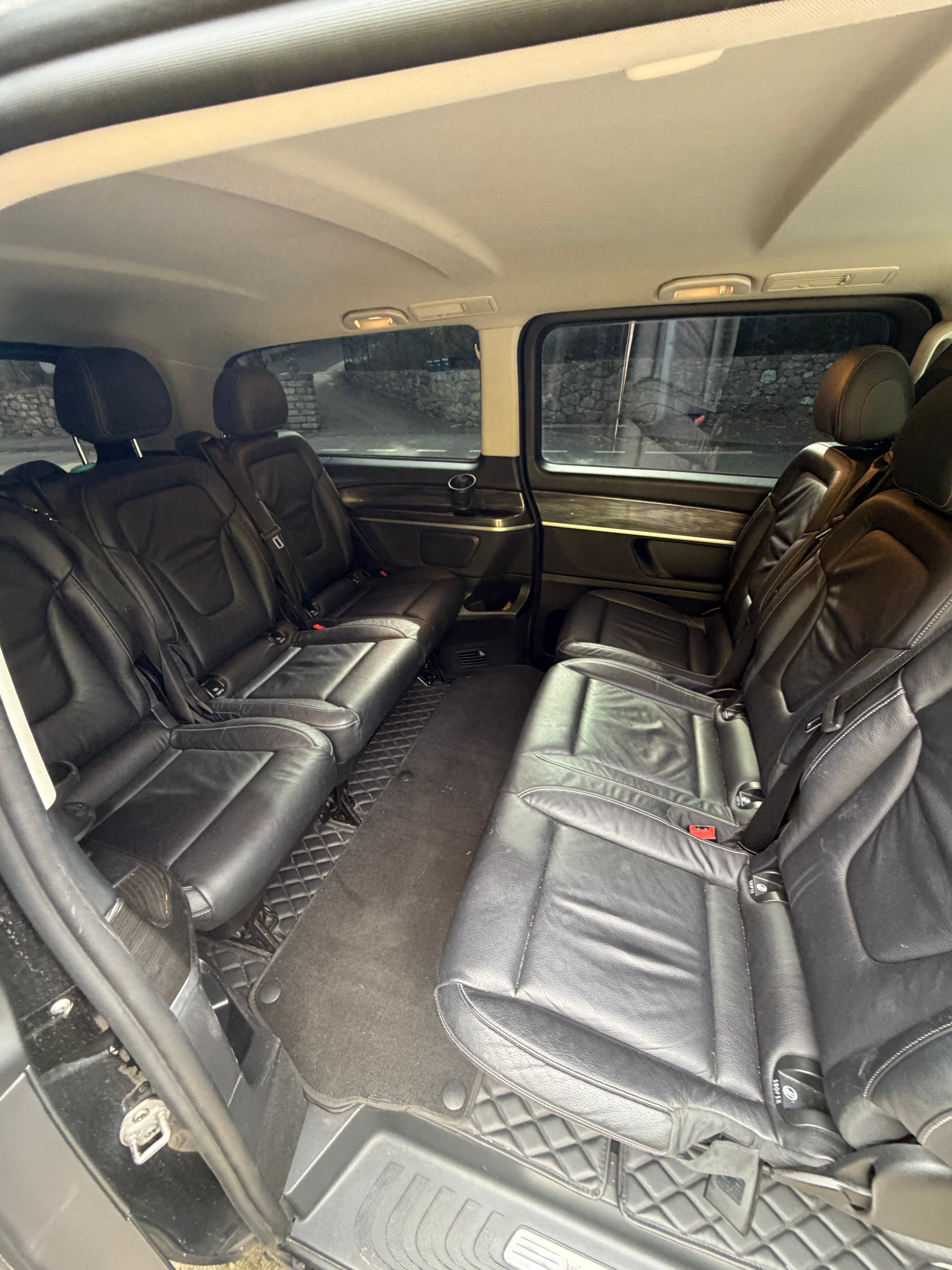 Mercedes-Benz Classe V 300d mit Kindersitz