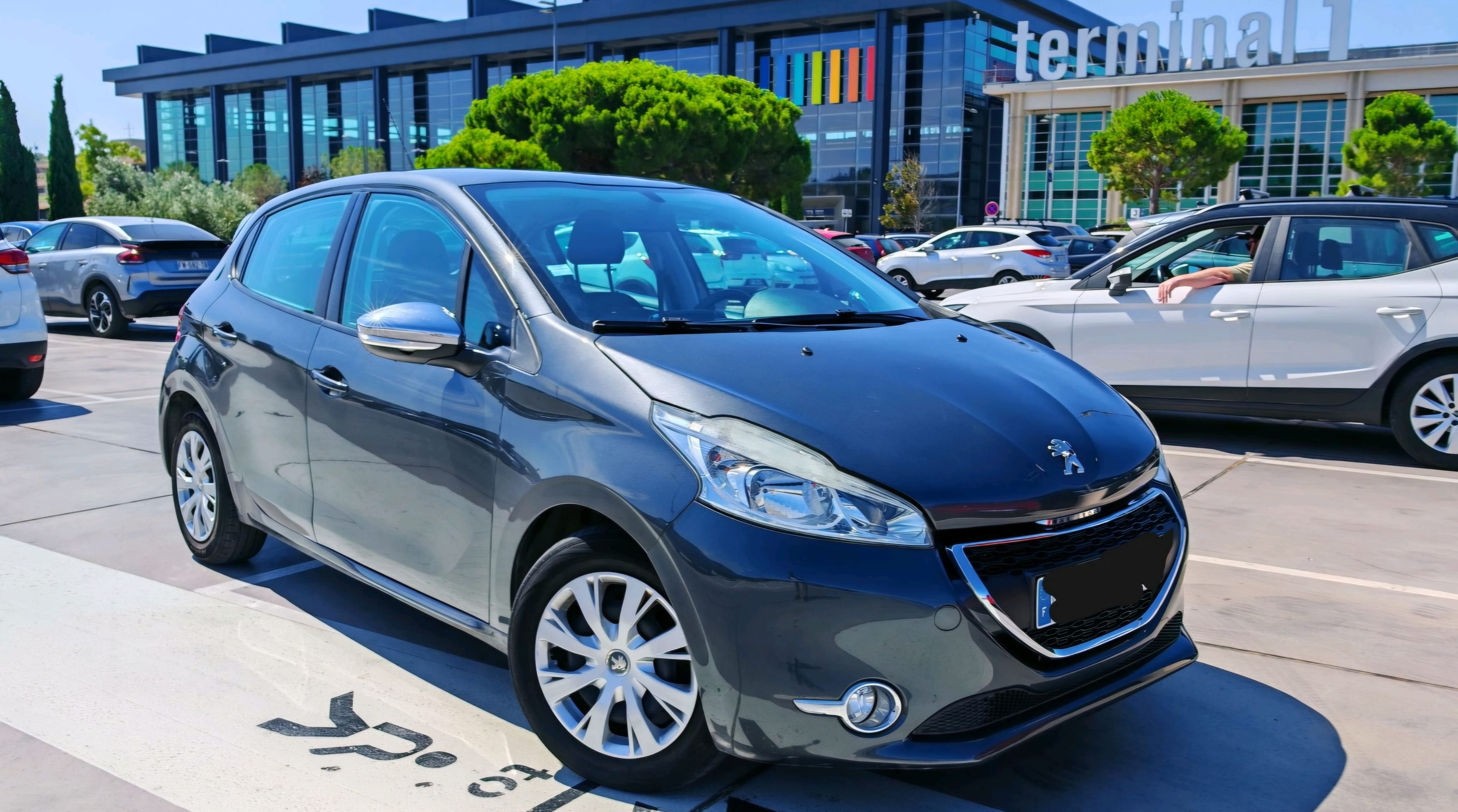 Peugeot 208 Aéroport de Marseille, 2014, Diesel