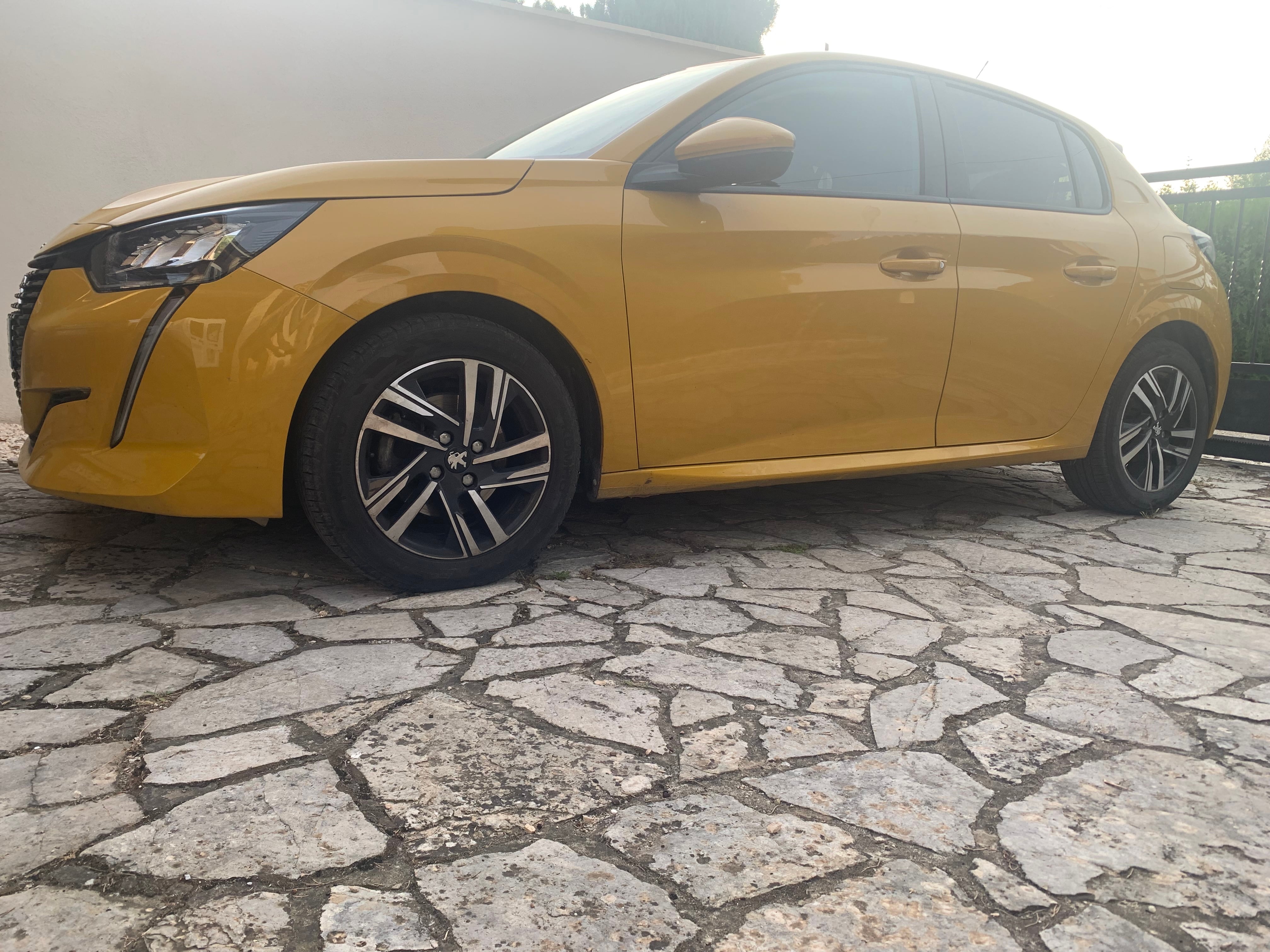 Peugeot 208 avec Climatisation