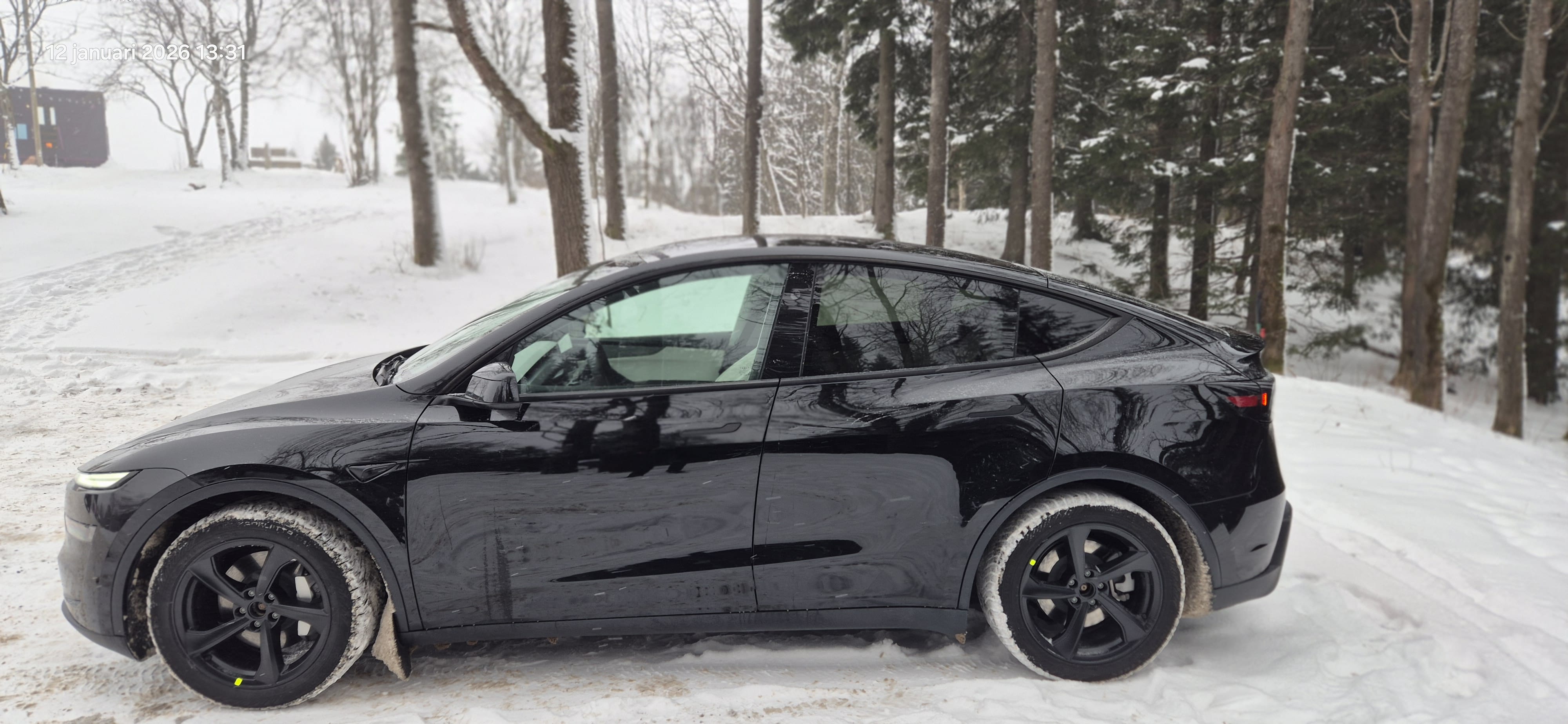 Tesla Model Y Long Range 2025, Kjelsås med Bluetooth audio