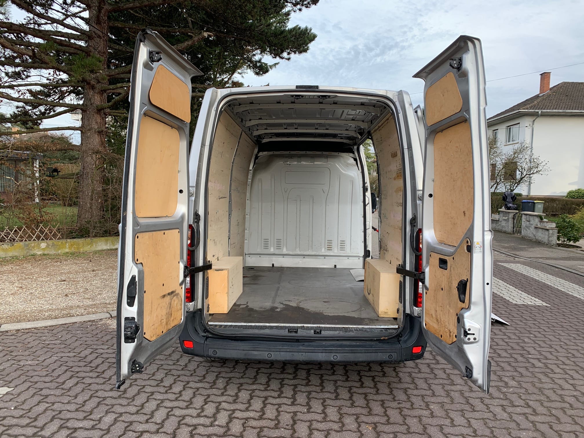 Renault Master 11 m3 130 cv - Diable et rampe d'accès avec Climatisation