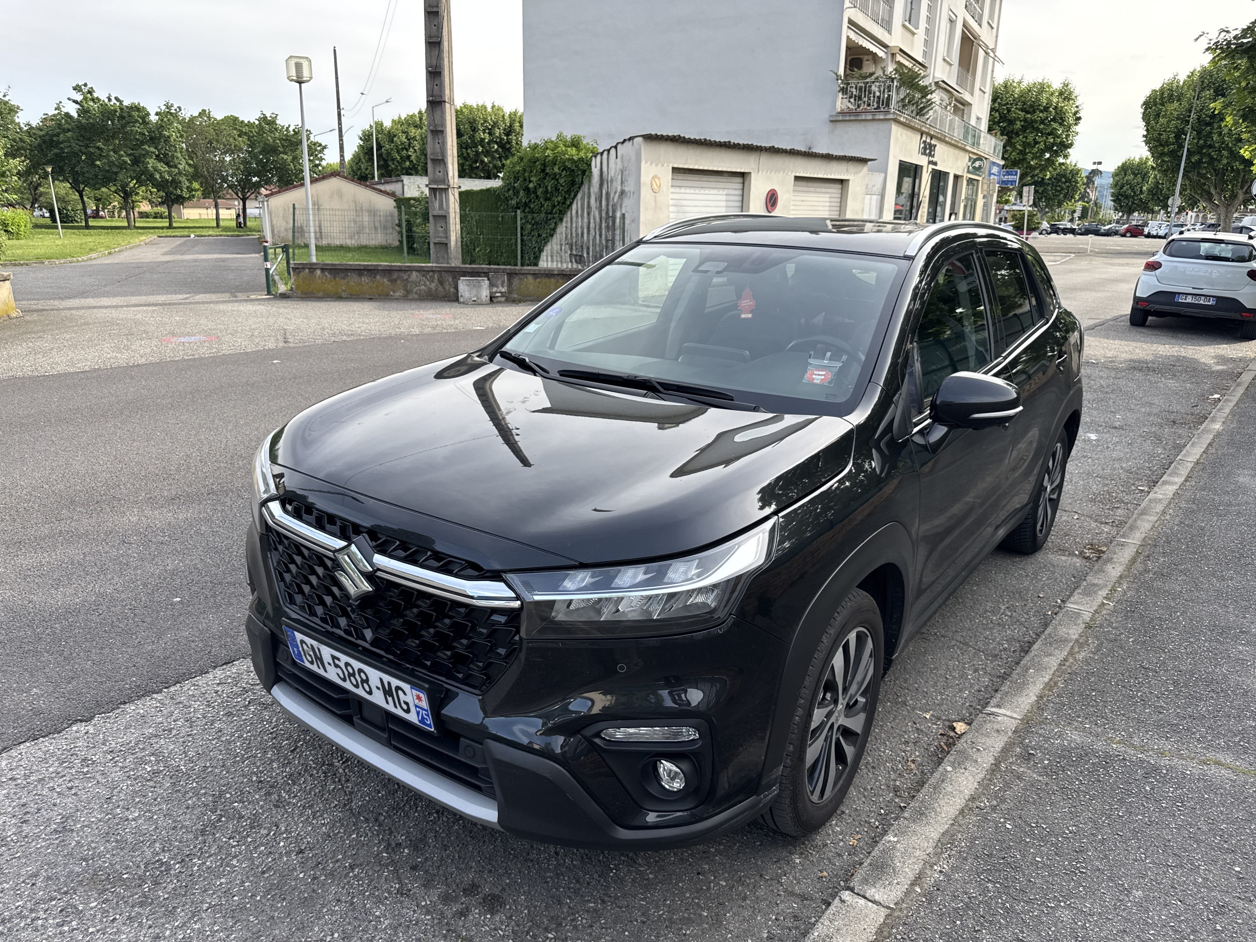 Suzuki SX4 S-Cross, 2023, Essence 95 / Électrique (hybride), automatique
