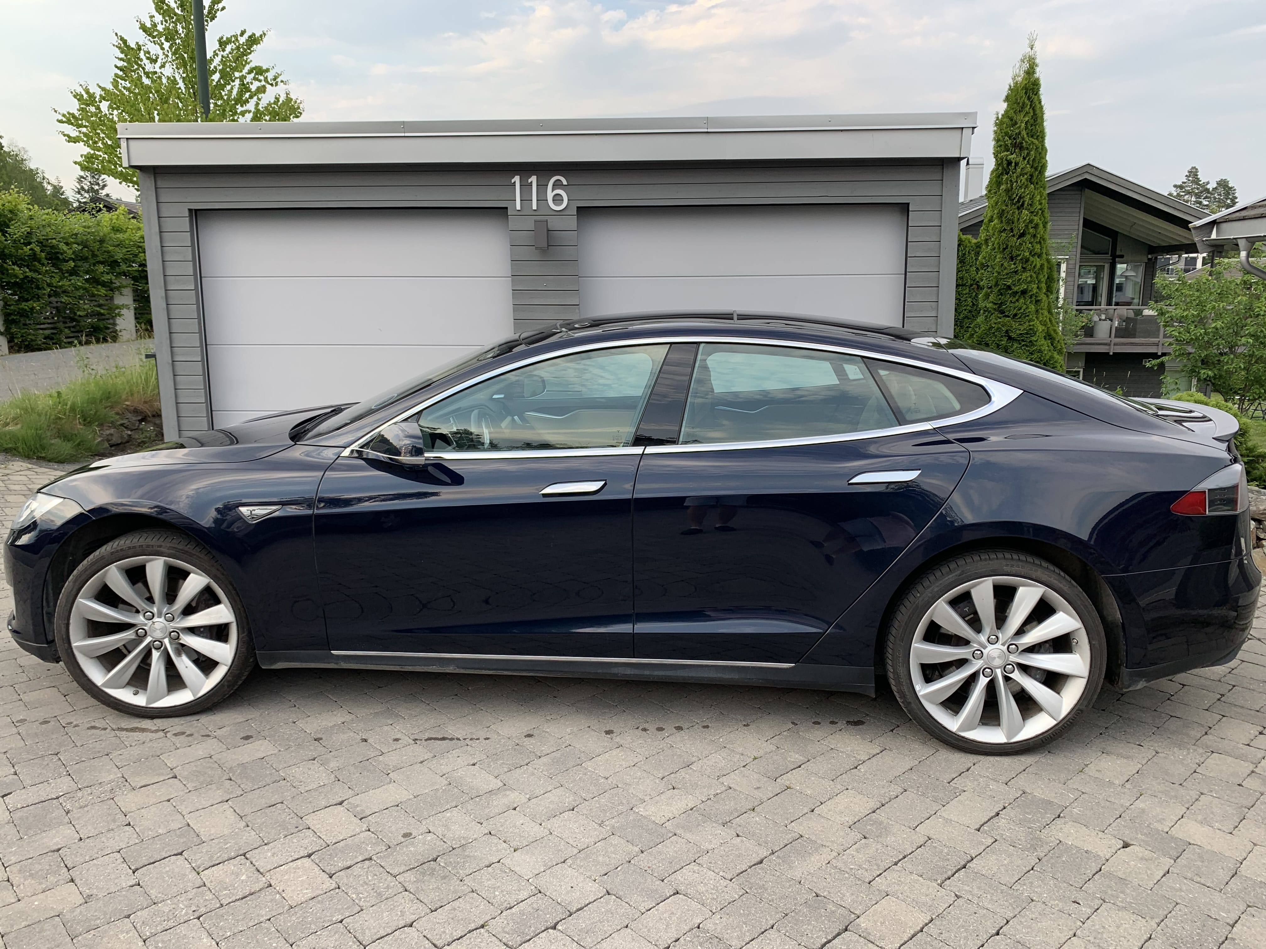 Tesla Model S med GPS