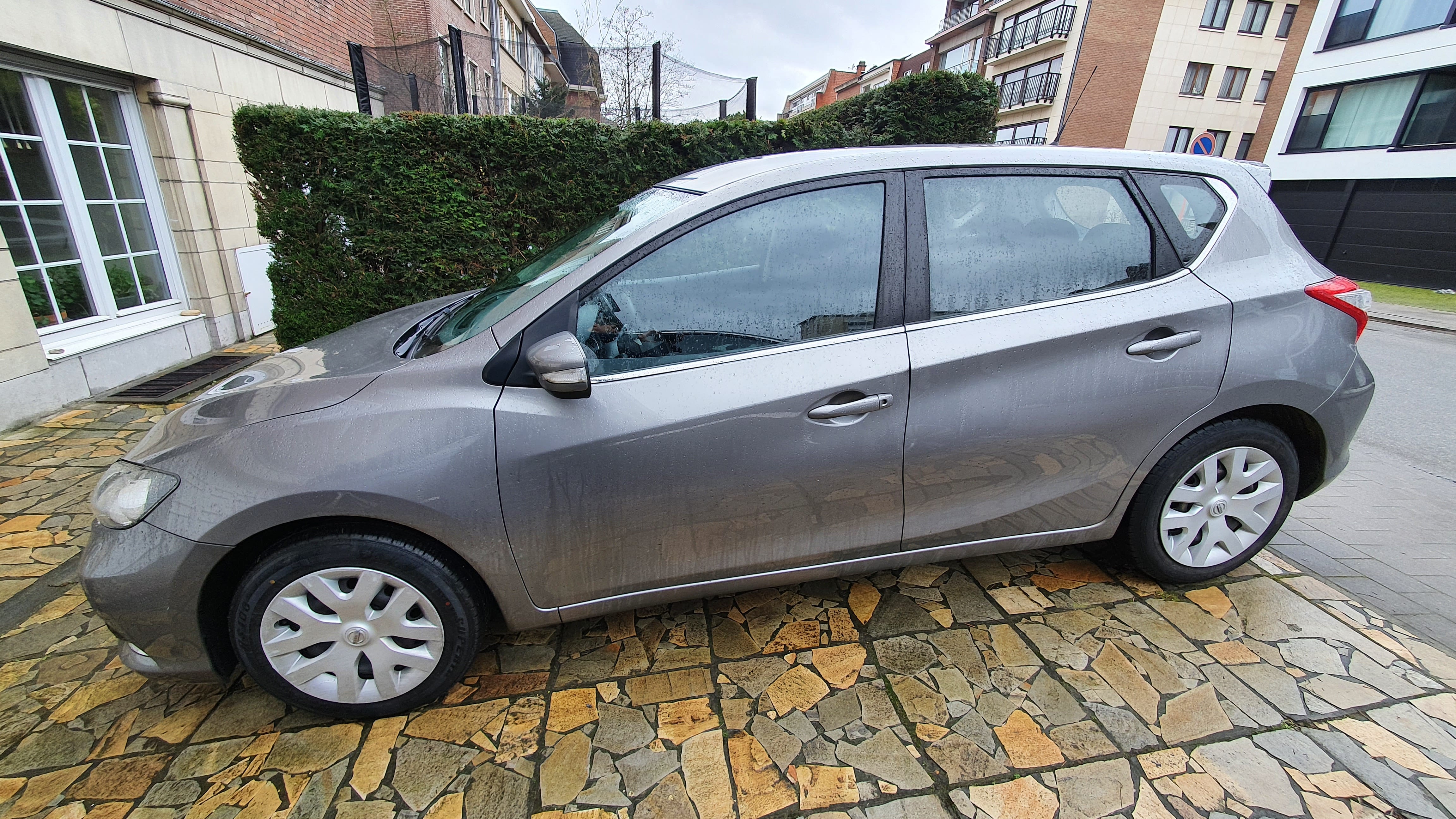 Nissan Pulsar 5 pl. 1.4 essence met Airco