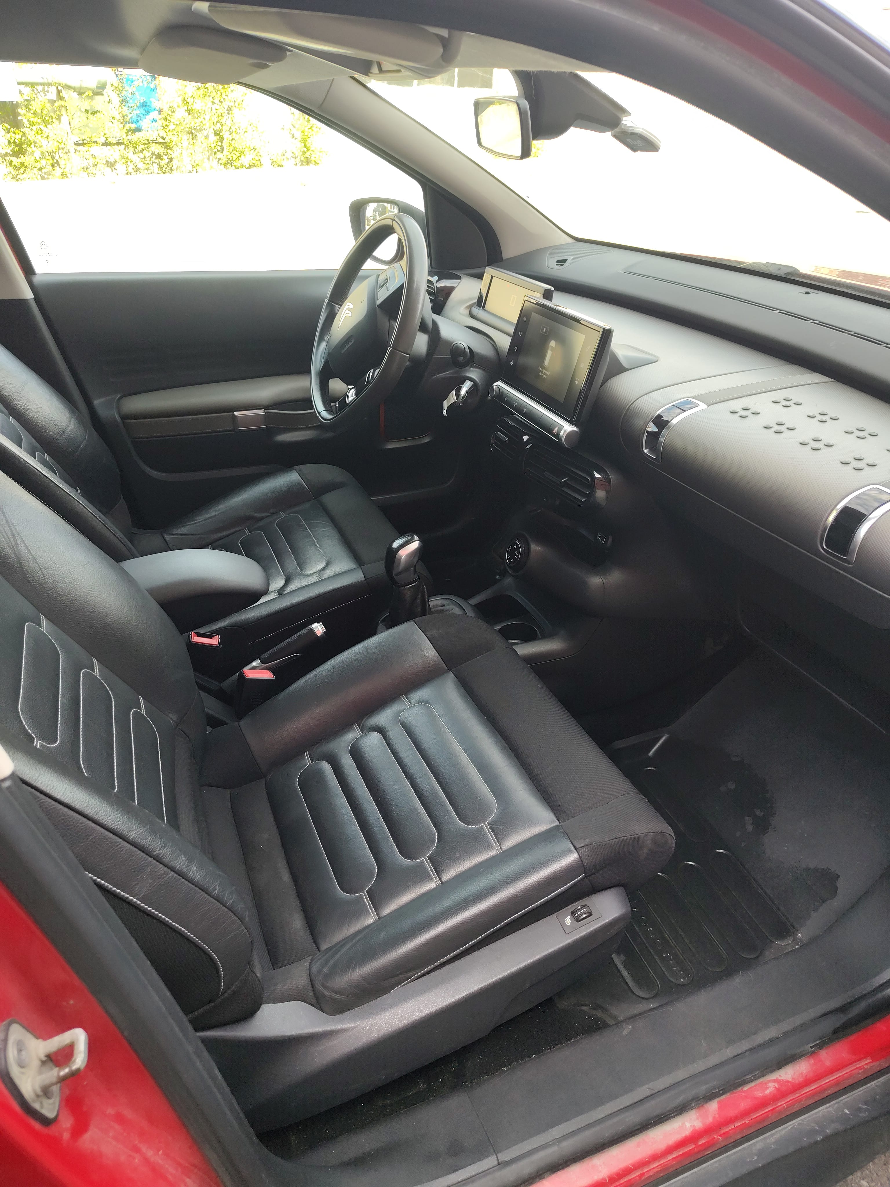 Citroen C4 Cactus med Lydinngang