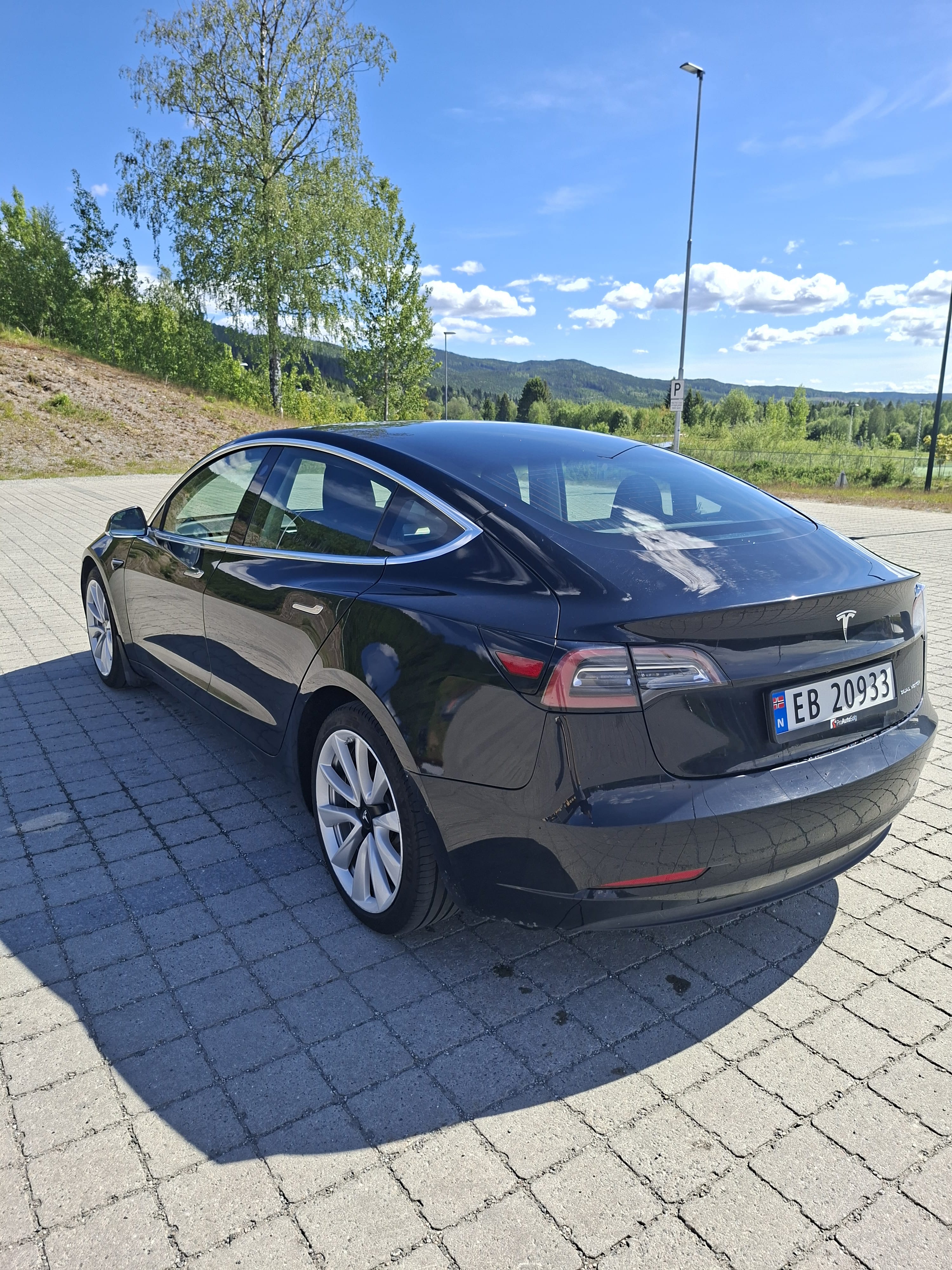 Tesla Model 3 Long Range med Cruisekontroll