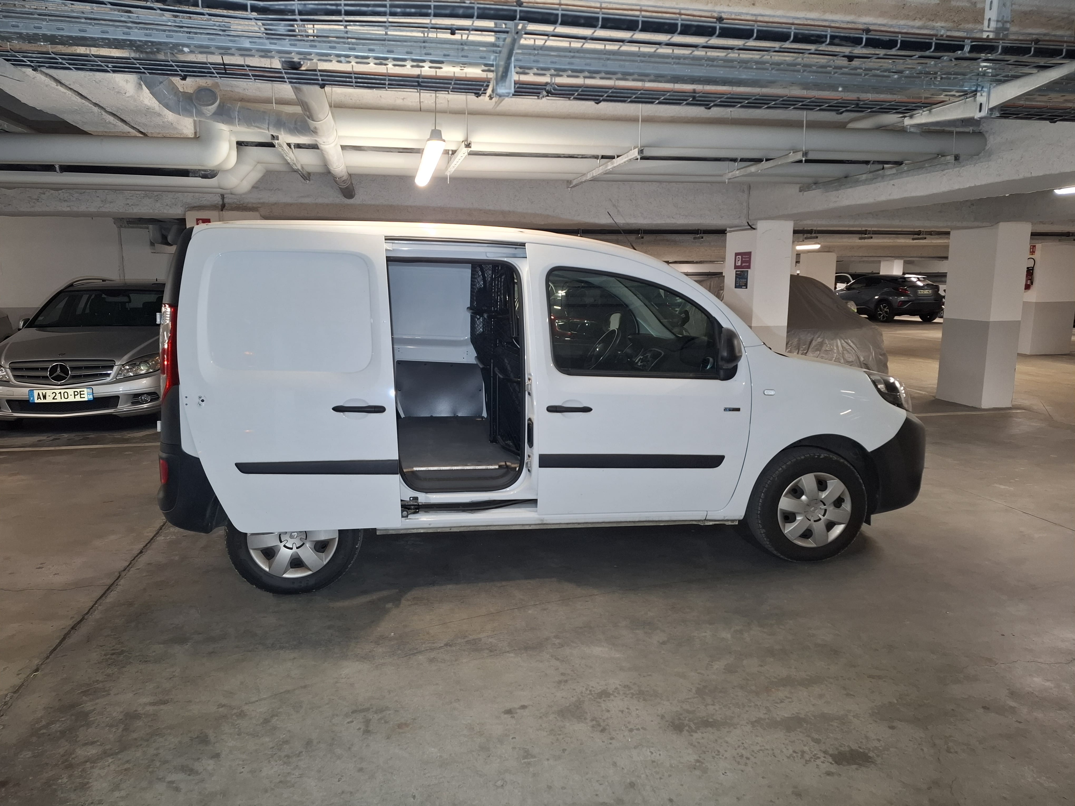 Renault Kangoo Express ZE gd223gq avec GPS