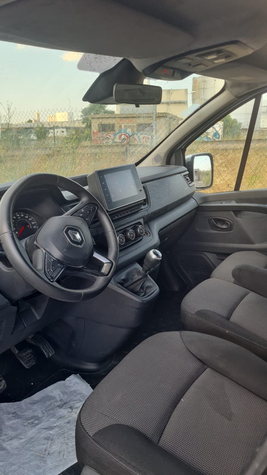 Renault Trafic Passenger with Cruise control