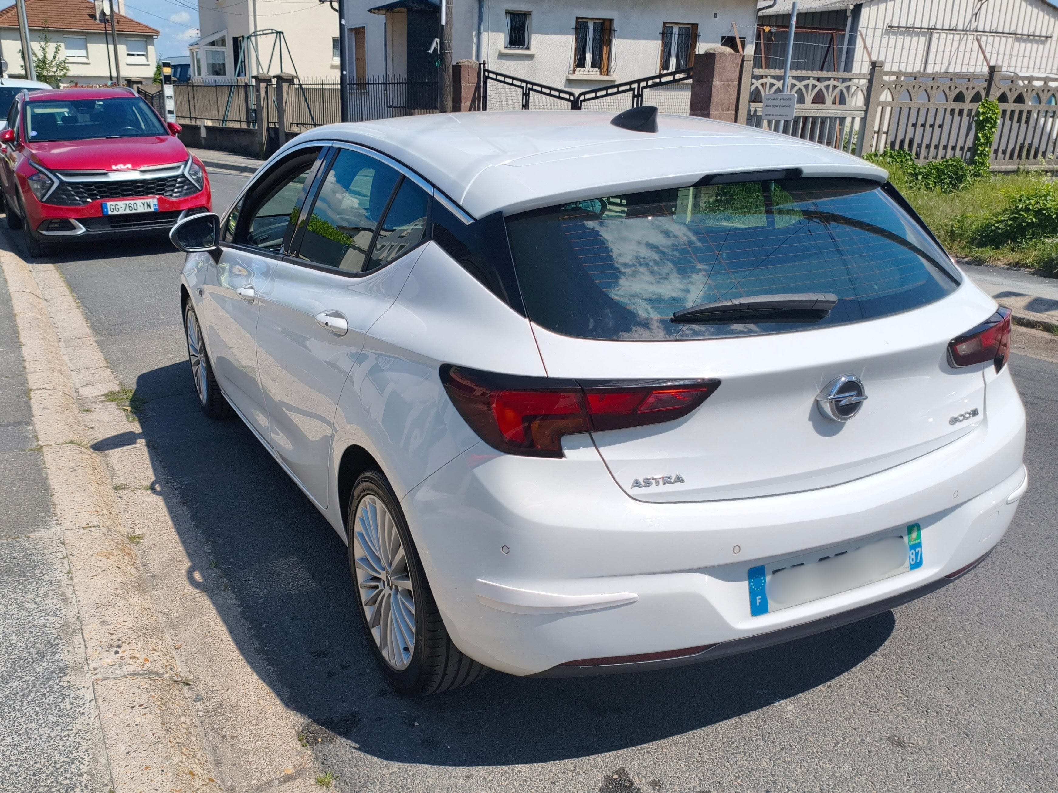 Opel Astra avec GPS