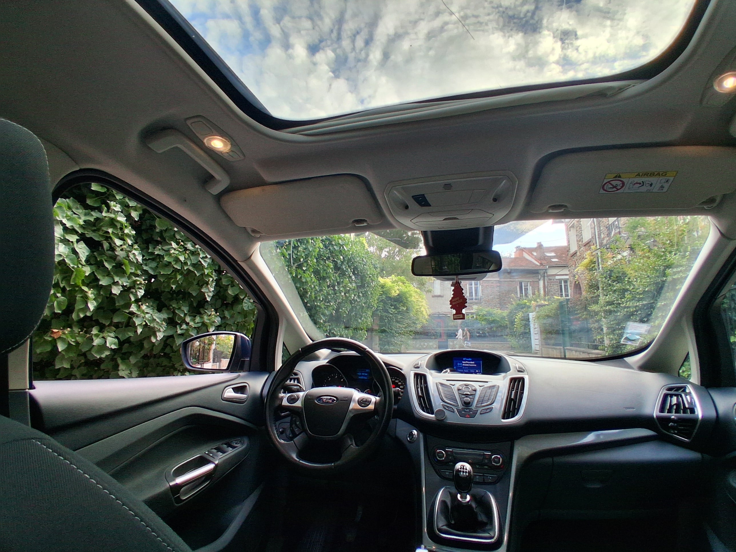 Ford C-Max avec Siège bébé