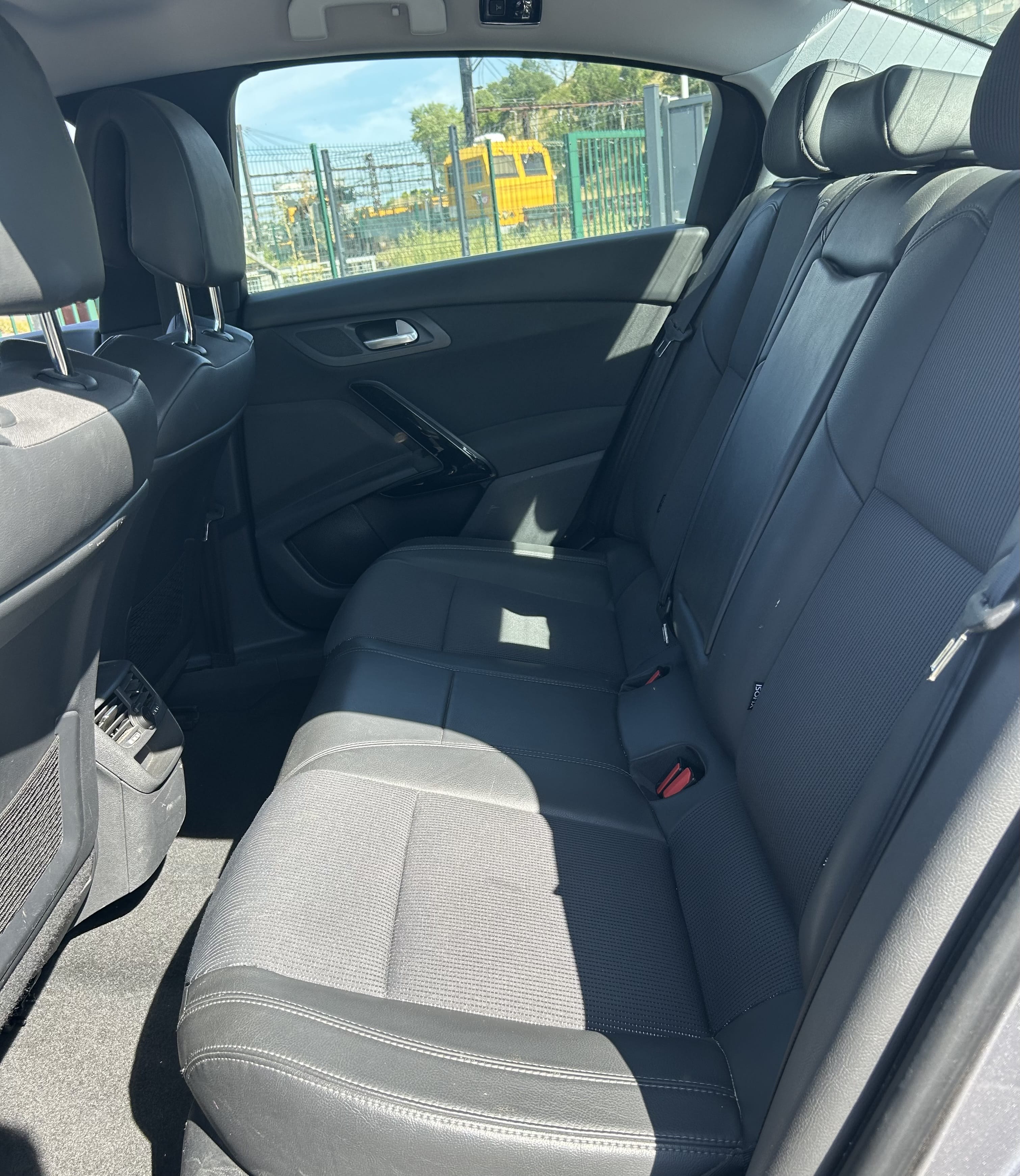 Peugeot 508 avec Entrée audio / iPod