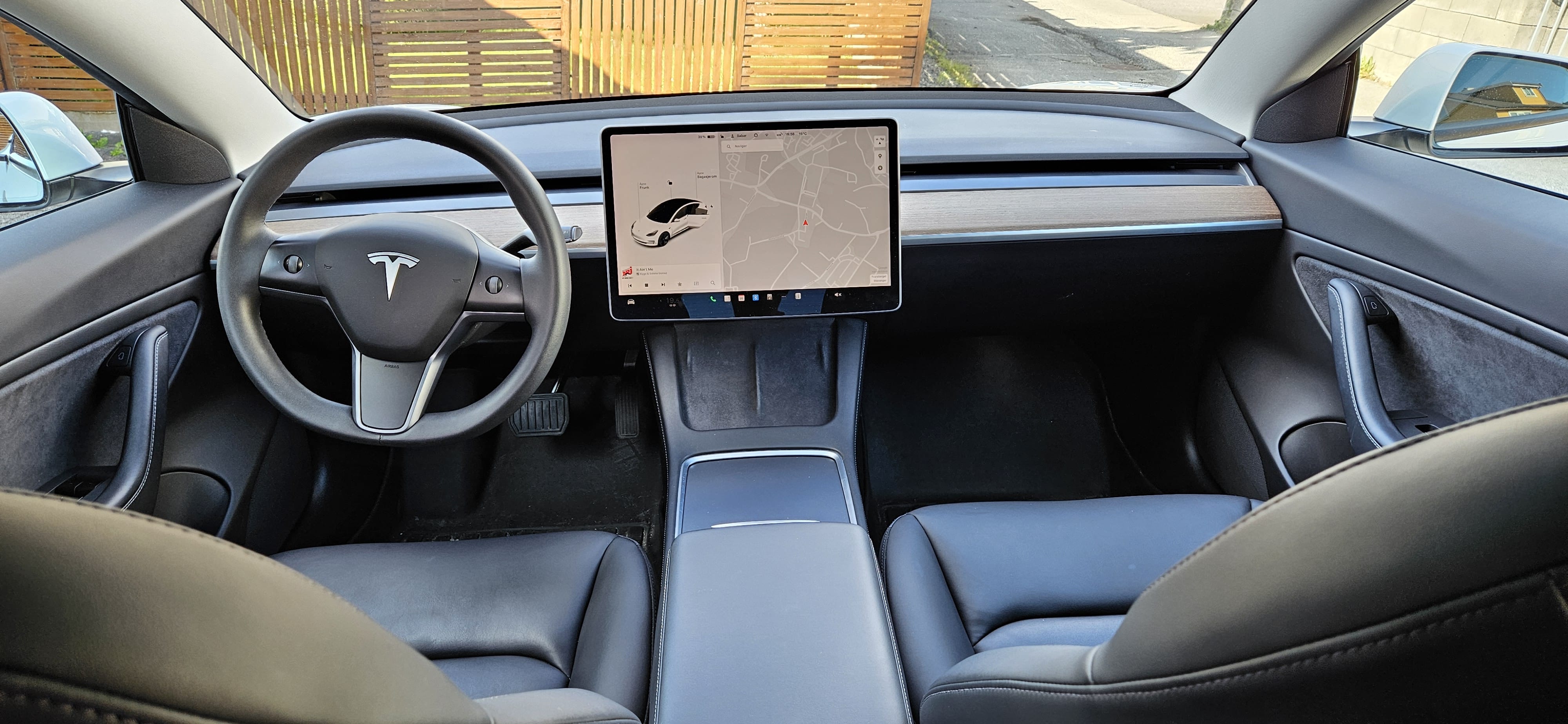 Tesla Model 3 Long Range med Cruisekontroll