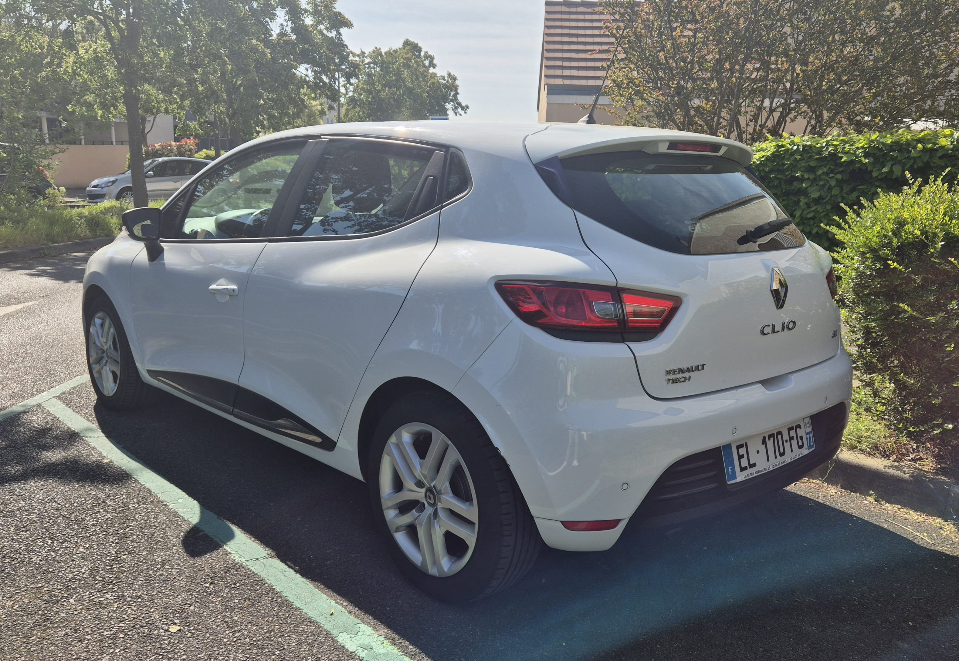 Renault Clio avec Siège bébé